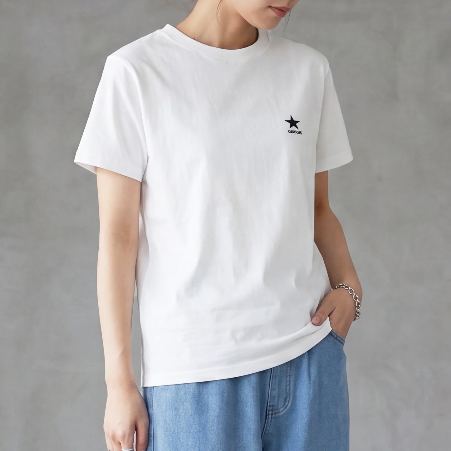 星ワンポイント刺繍ロゴTシャツ