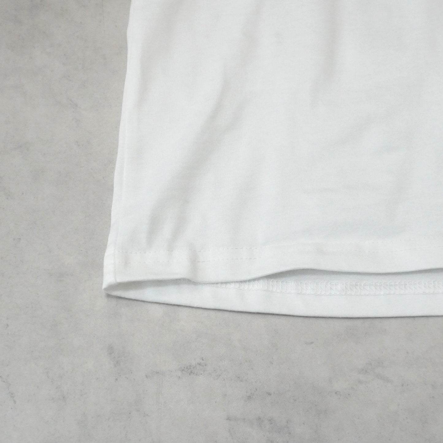 星ワンポイント刺繍ロゴTシャツ