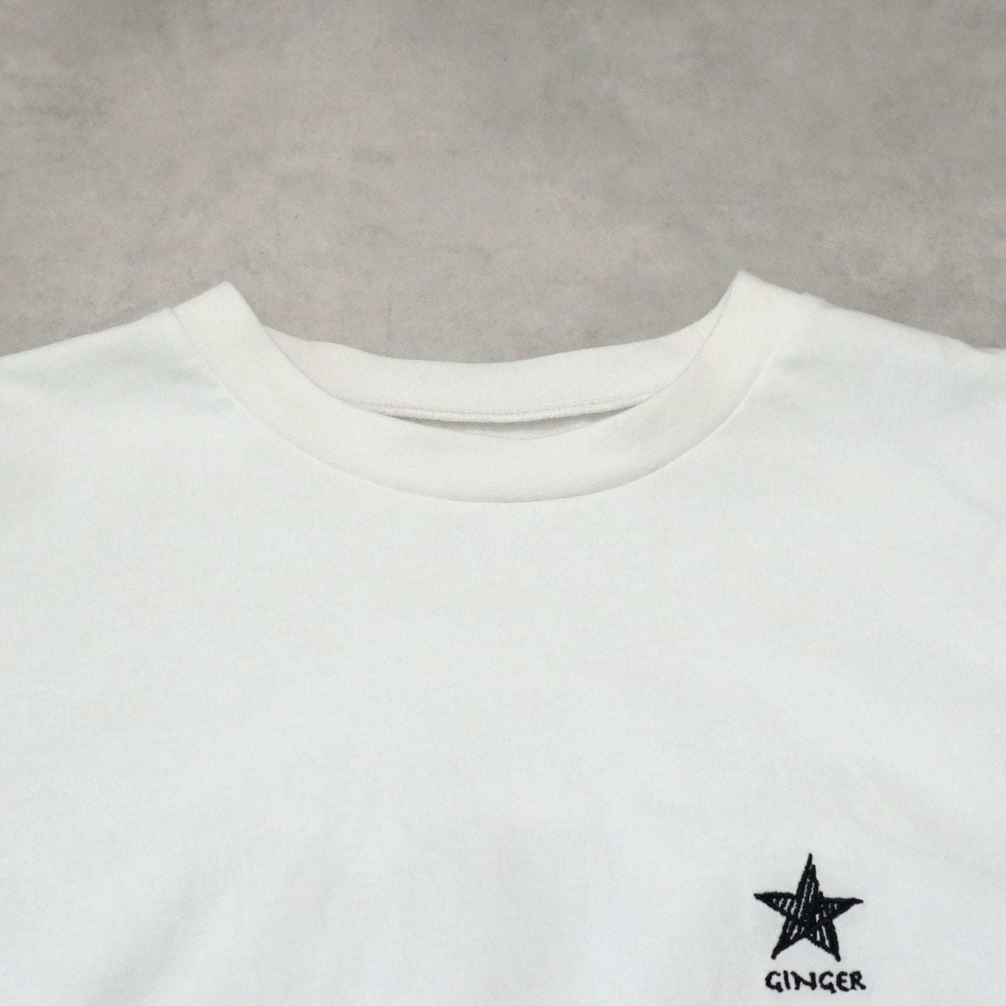 星ワンポイント刺繍ロゴTシャツ