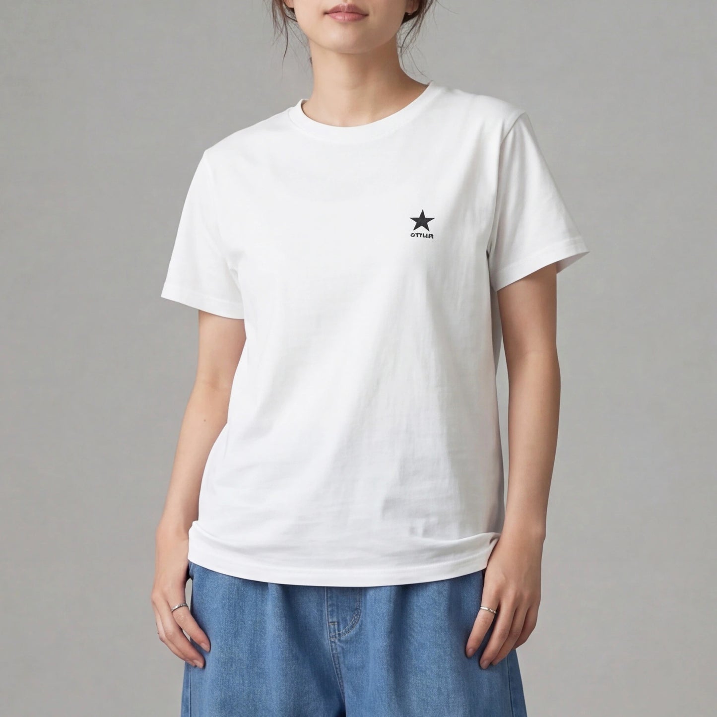 星ワンポイント刺繍ロゴTシャツ