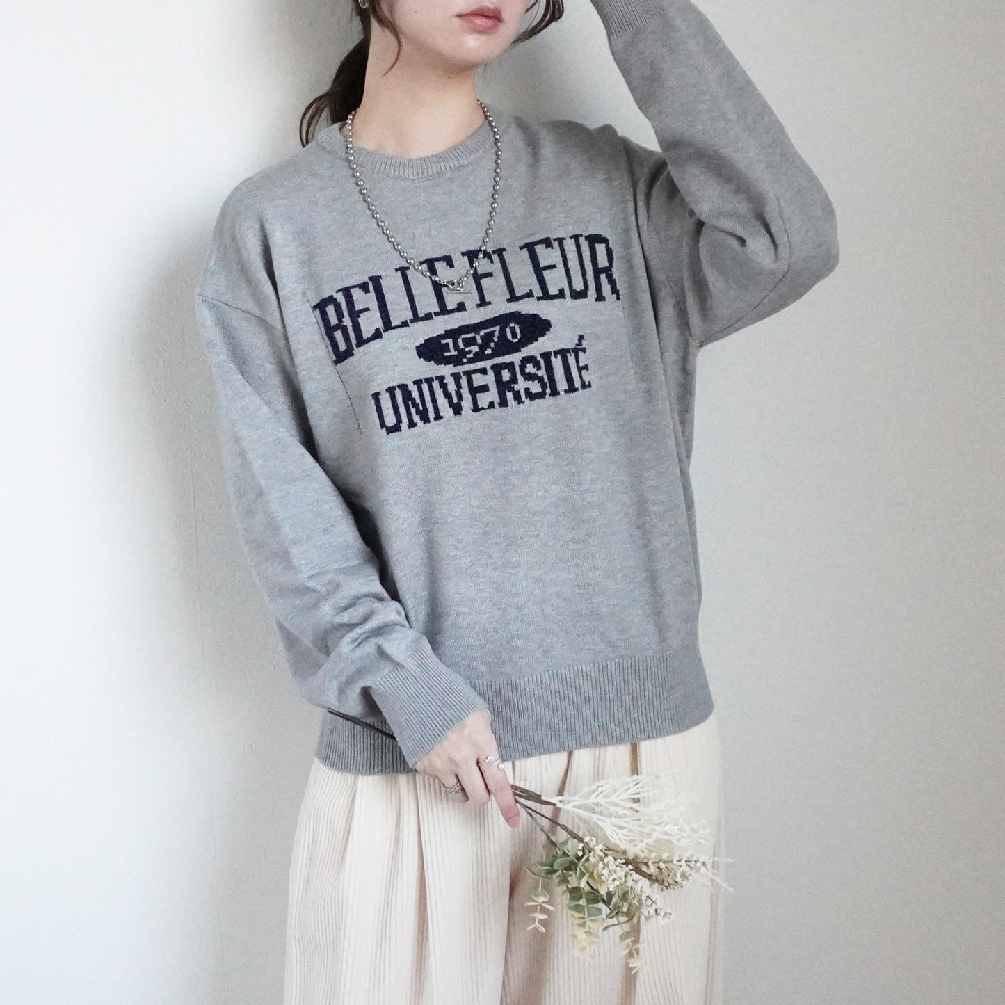 なめらかカレッジロゴジャガードニットプルオーバー