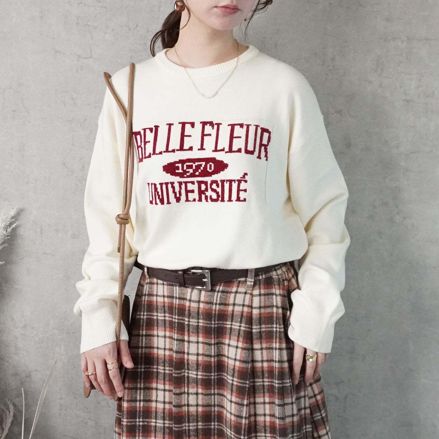 なめらかカレッジロゴジャガードニットプルオーバー