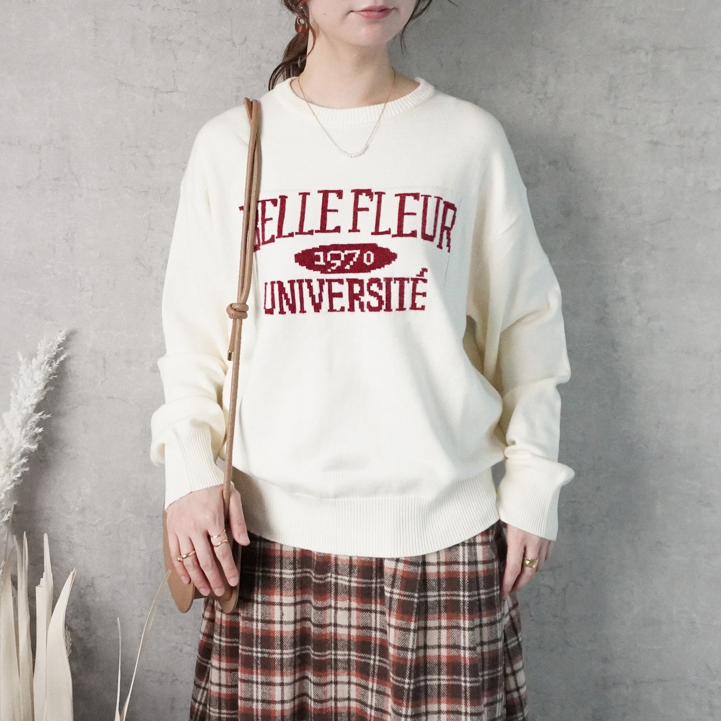 なめらかカレッジロゴジャガードニットプルオーバー