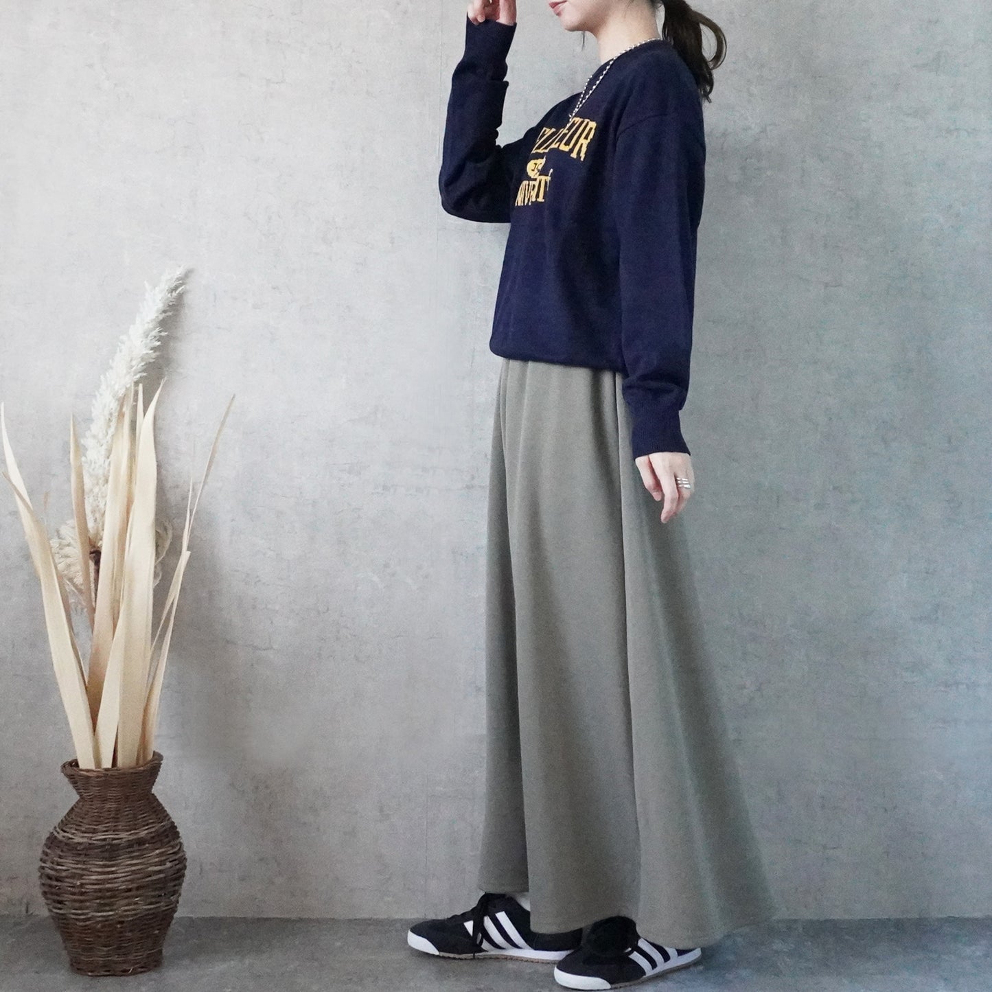 なめらかカレッジロゴジャガードニットプルオーバー