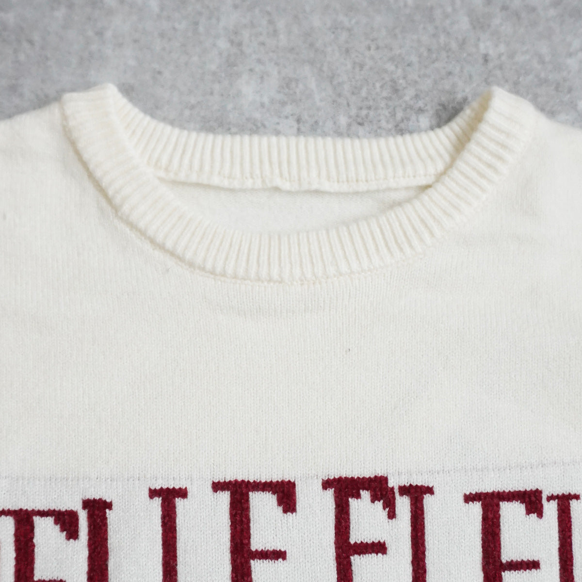 なめらかカレッジロゴジャガードニットプルオーバー