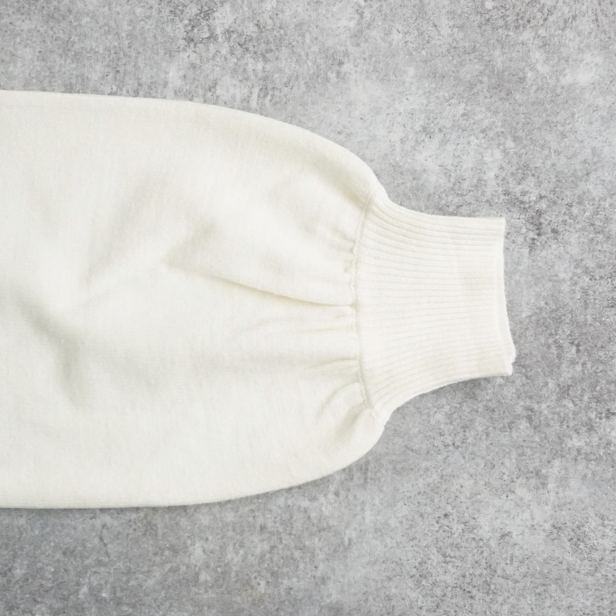 ワッペンロゴニットプルオーバー