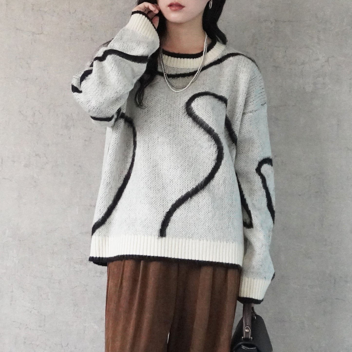 ニュアンスライン配色ニットプルオーバー