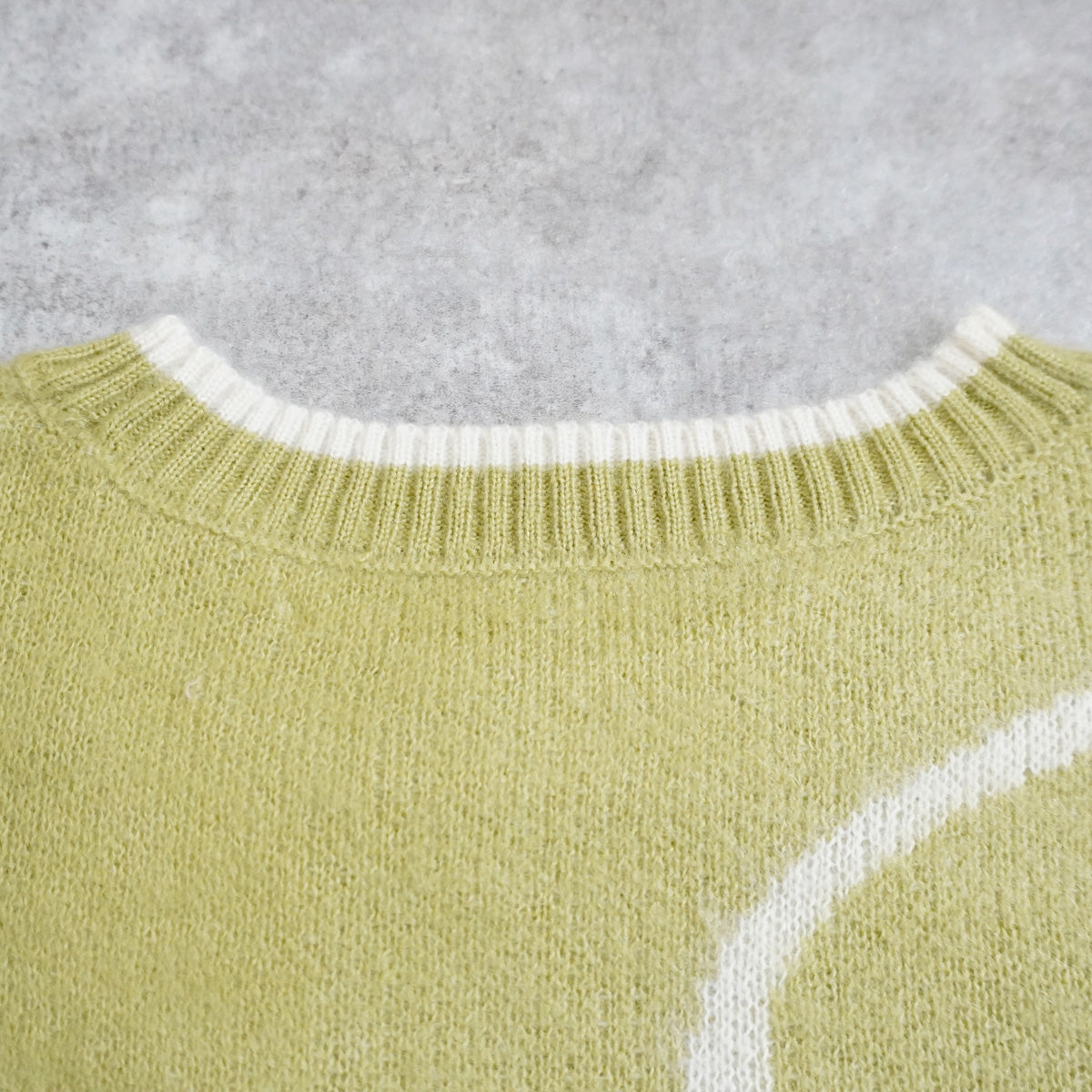 ニュアンスライン配色ニットプルオーバー