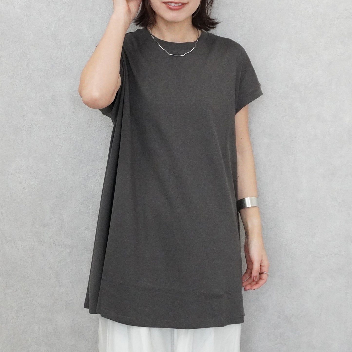 接触冷感フレンチフレアTシャツ