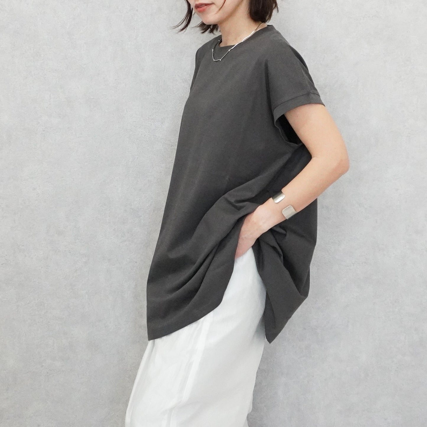接触冷感フレンチフレアTシャツ