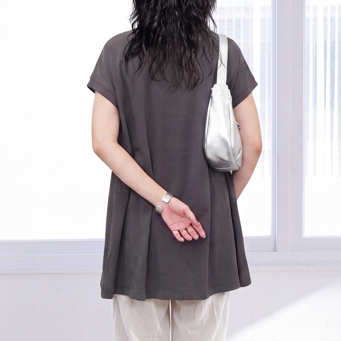 接触冷感フレンチフレアTシャツ