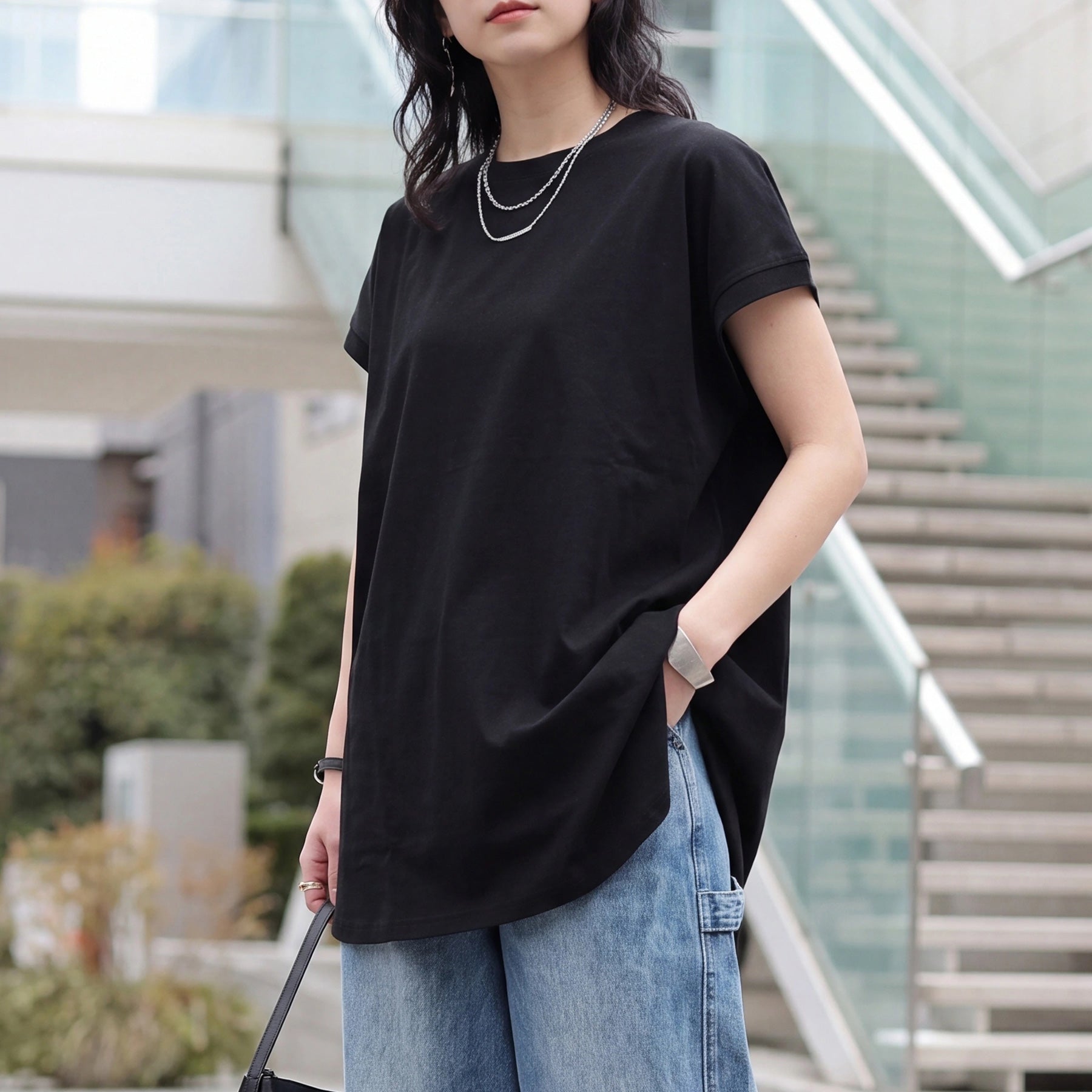 STAFF SNAP – SELECT LEVERY