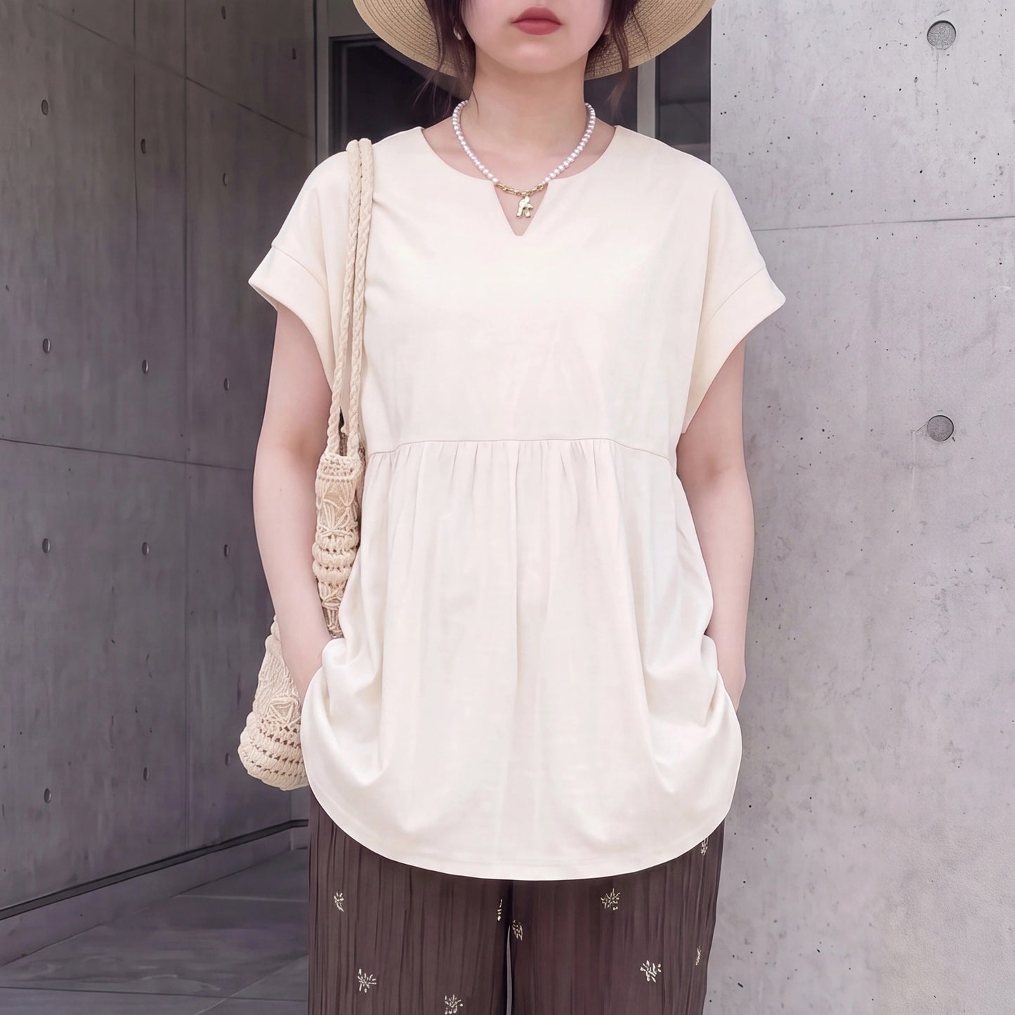 ミニVネックペプラムフレンチTシャツ