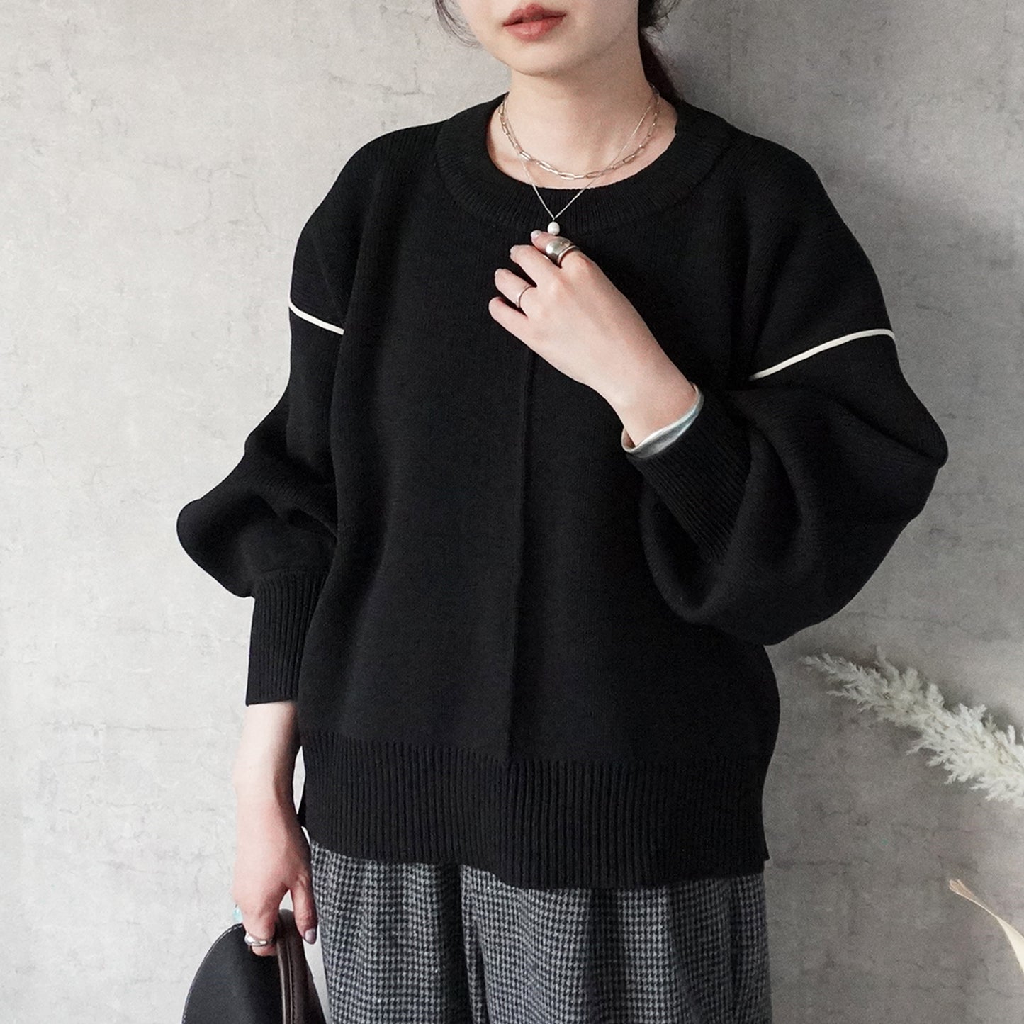 配色パイピングダンボールニット