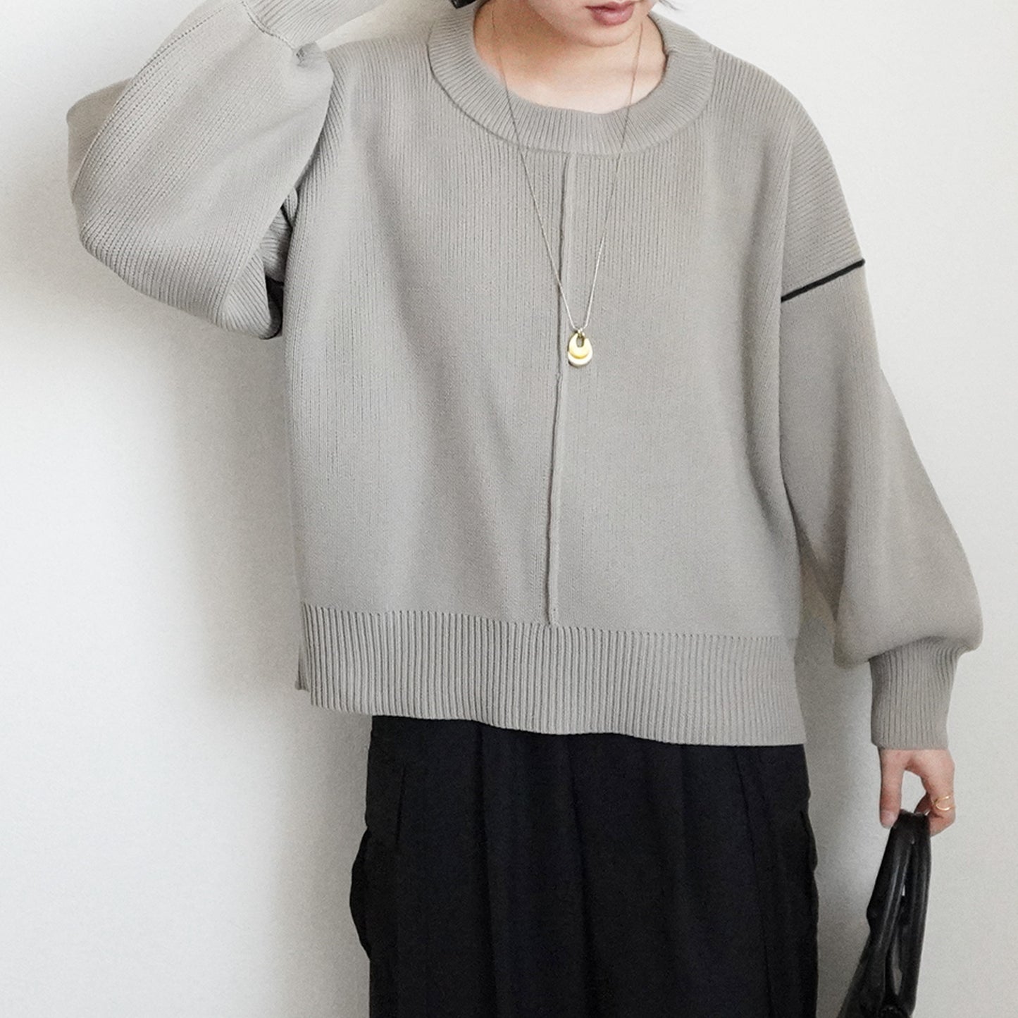 配色パイピングダンボールニット