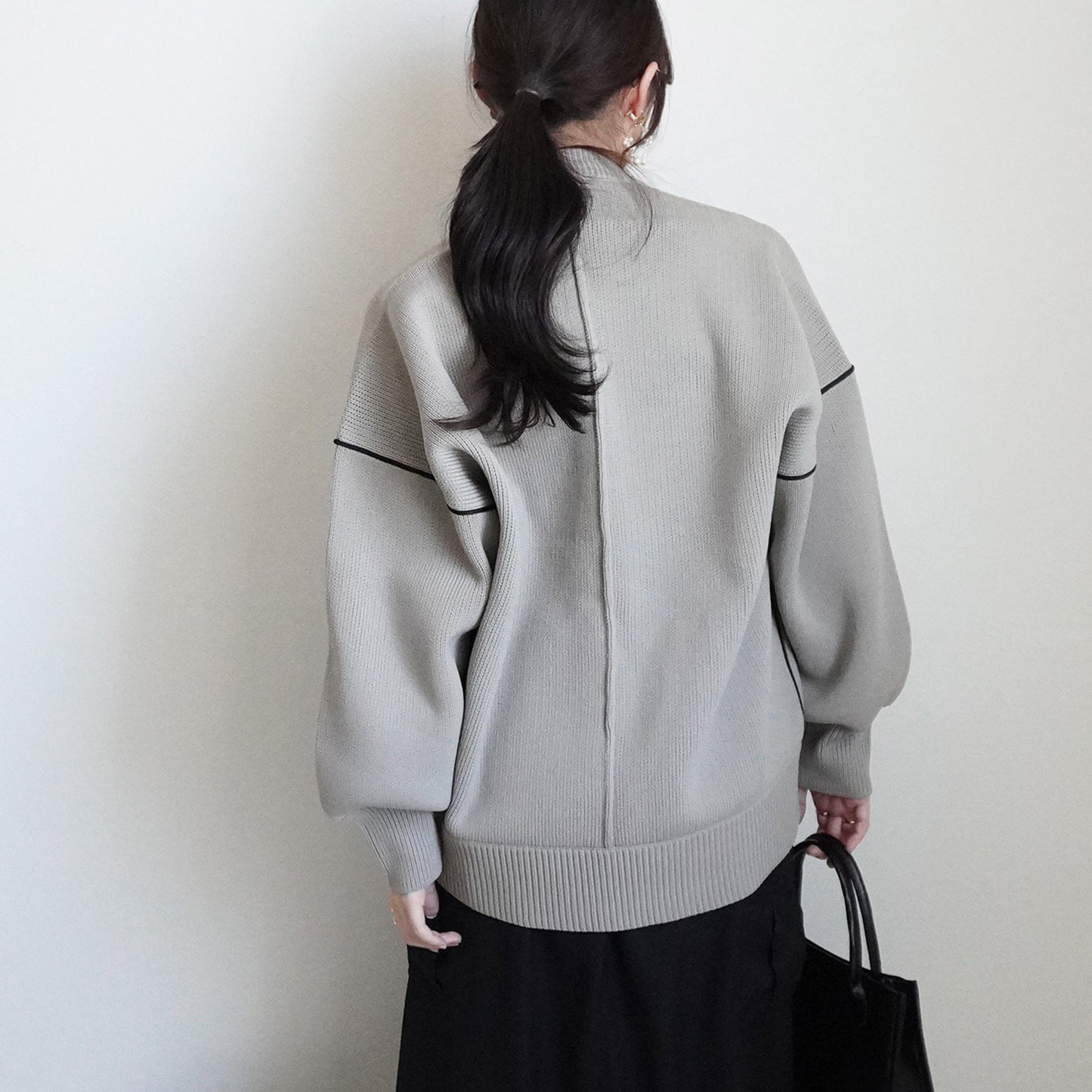 配色パイピングダンボールニット