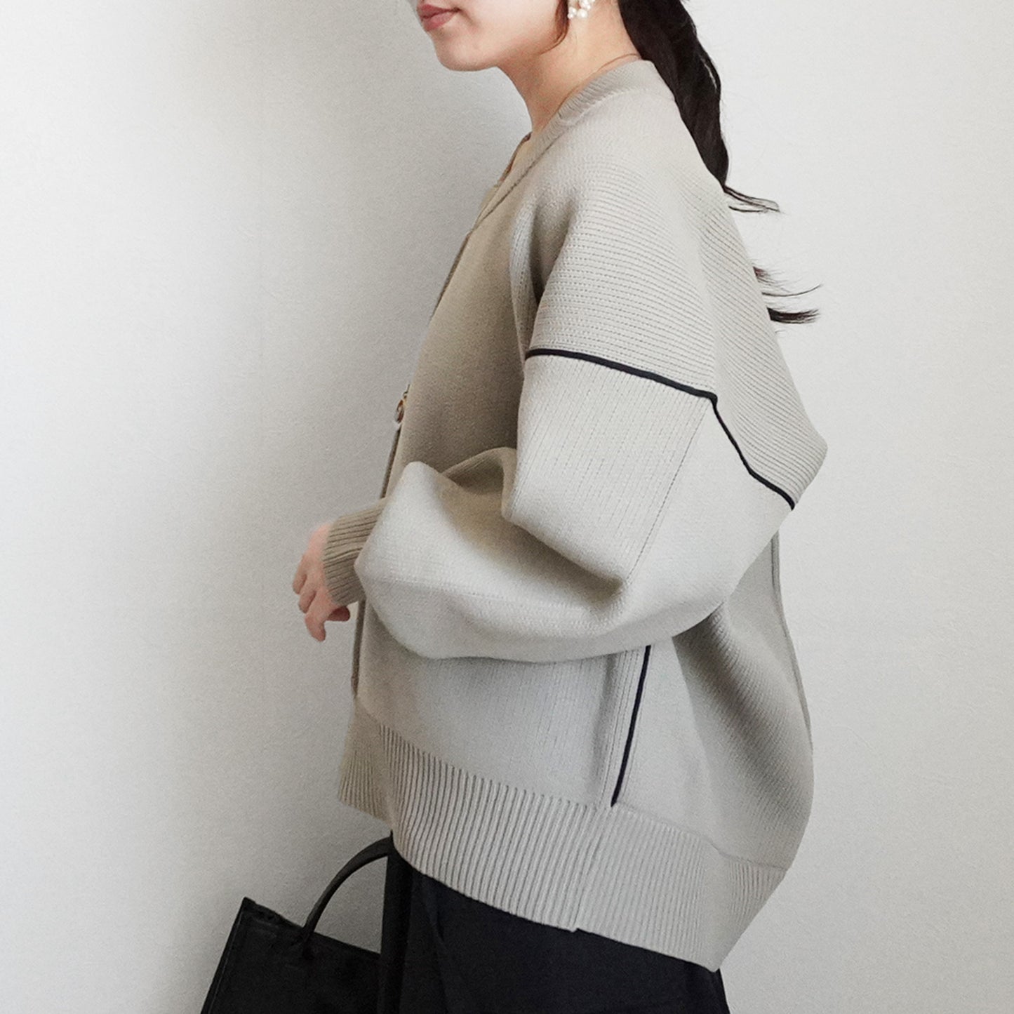 配色パイピングダンボールニット