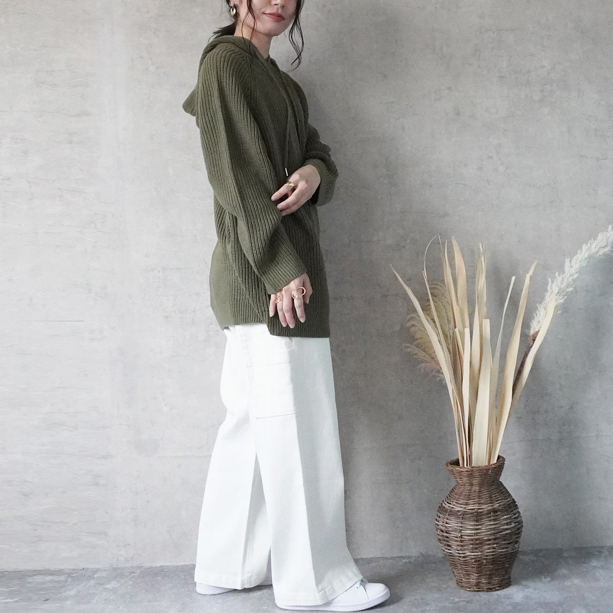 フード付きニットプルオーバー