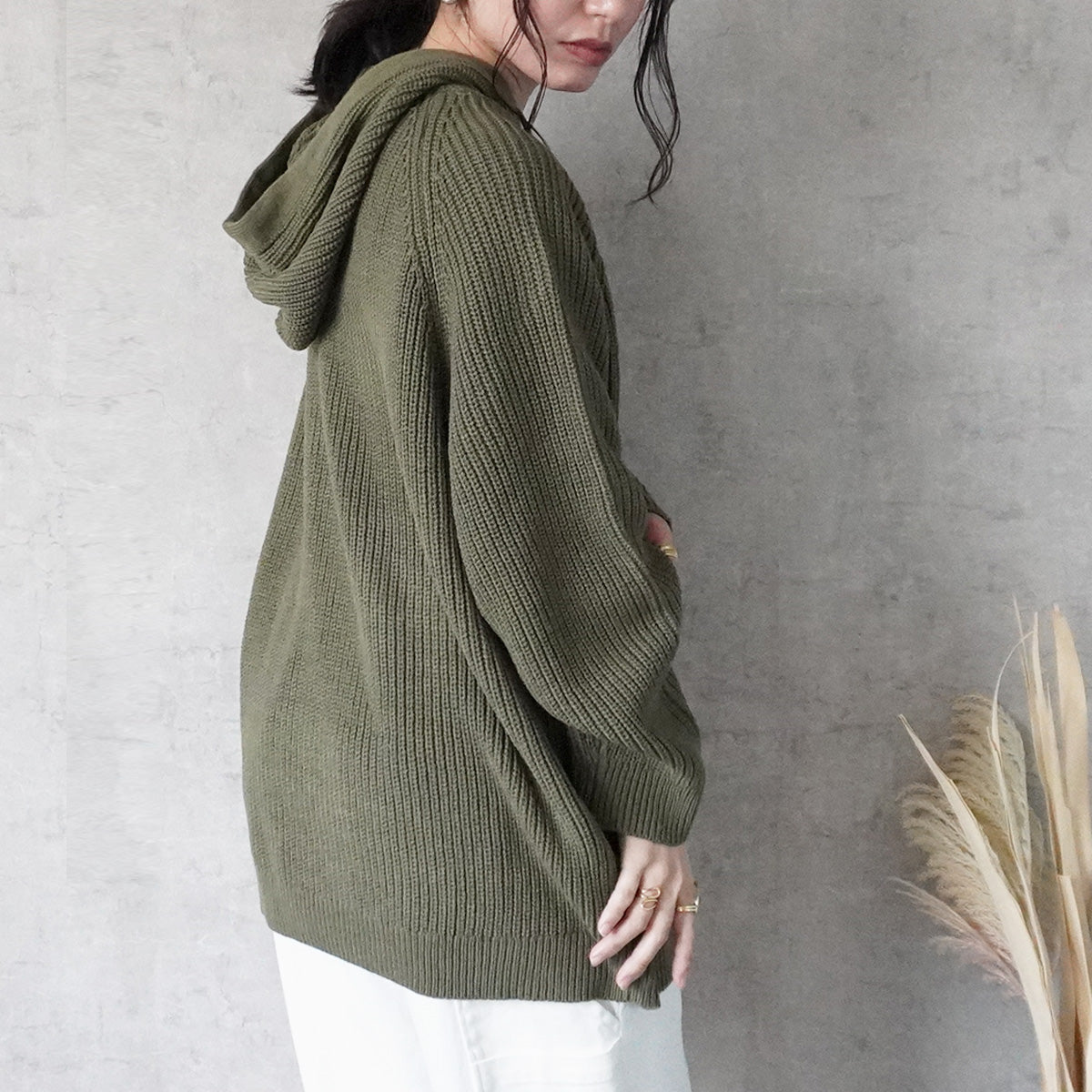 フード付きニットプルオーバー