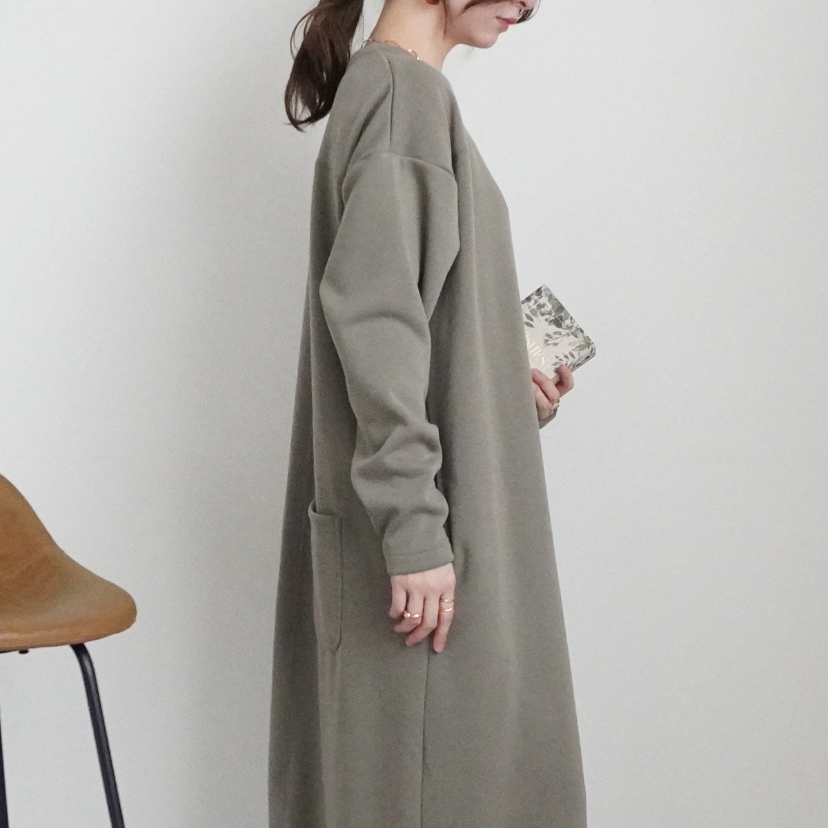 裏シャギーアルガンオイル加工同色ステッチワンピース