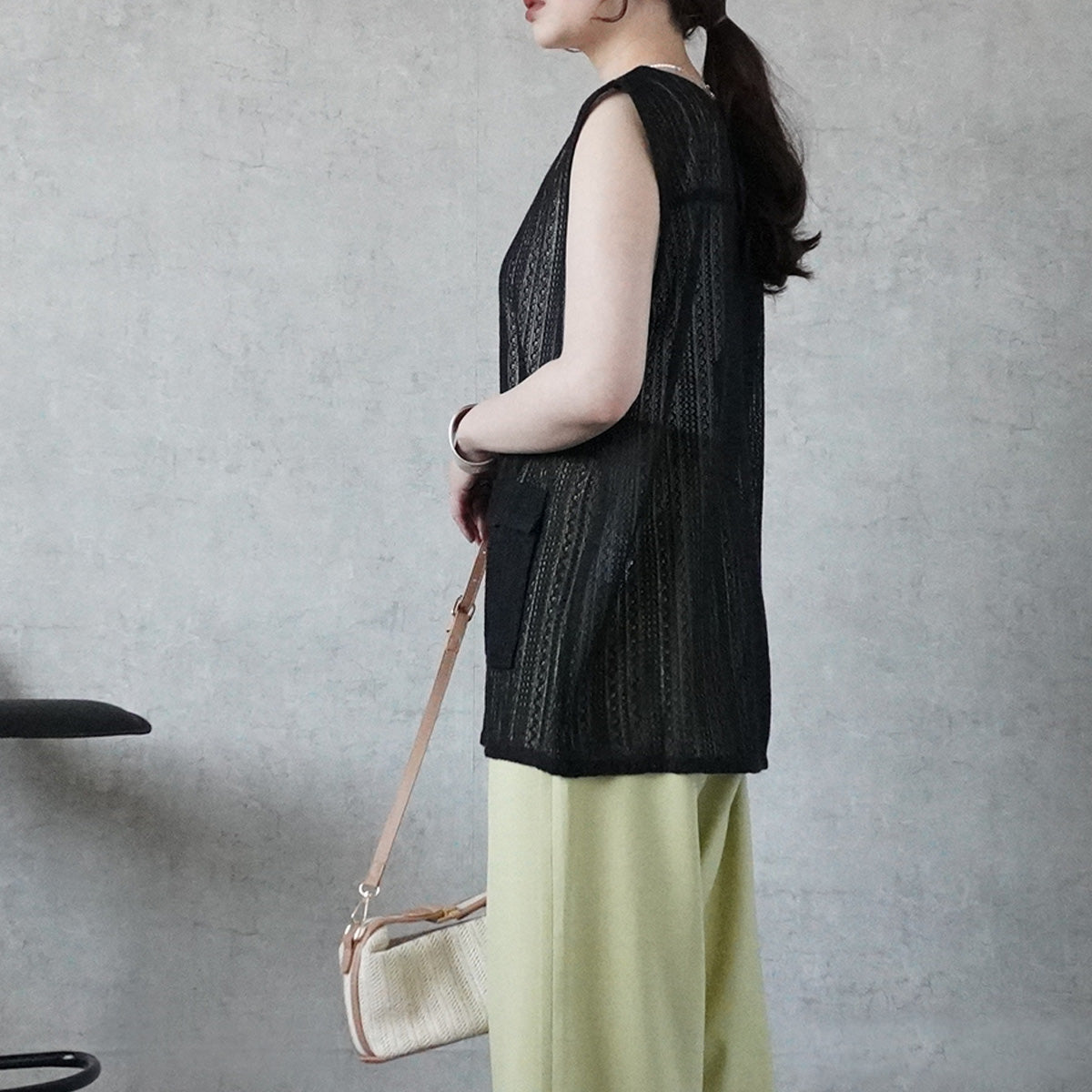 透かし編みレースジレベスト