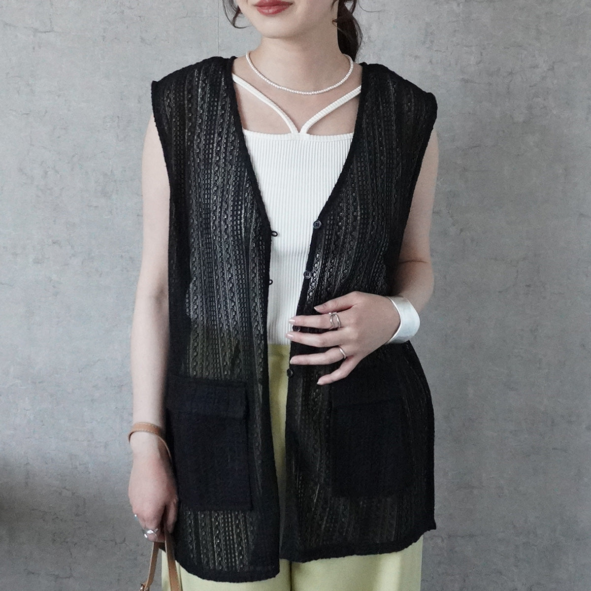 透かし編みレースジレベスト