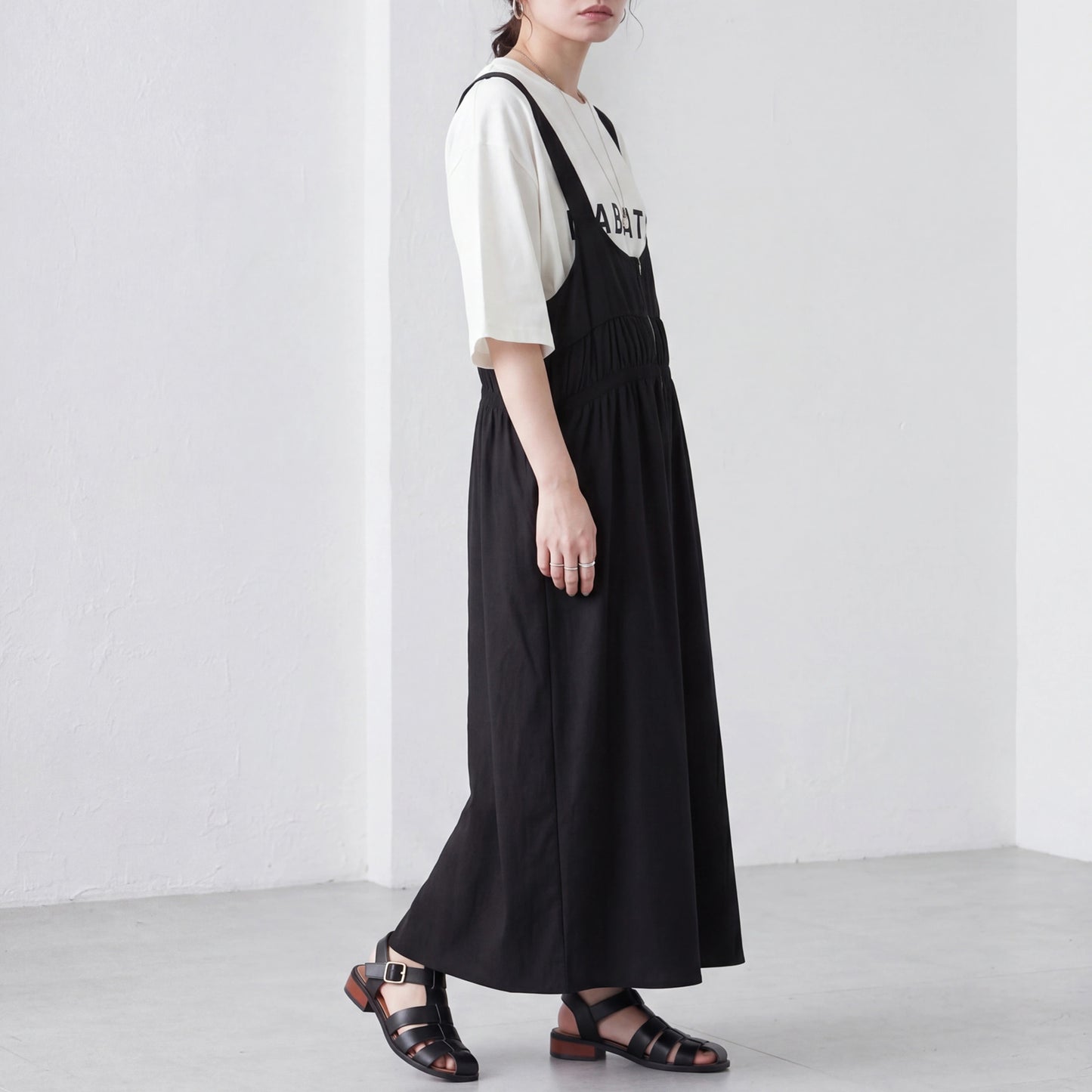 シャーリングサロペットパンツ