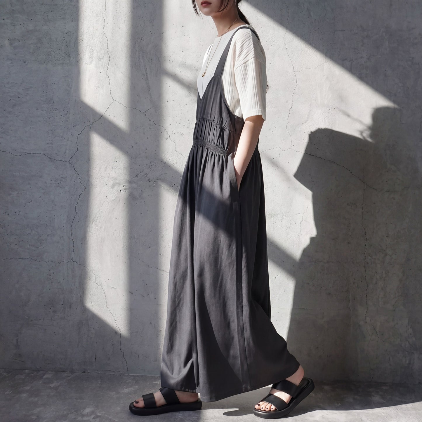 シャーリングサロペットパンツ