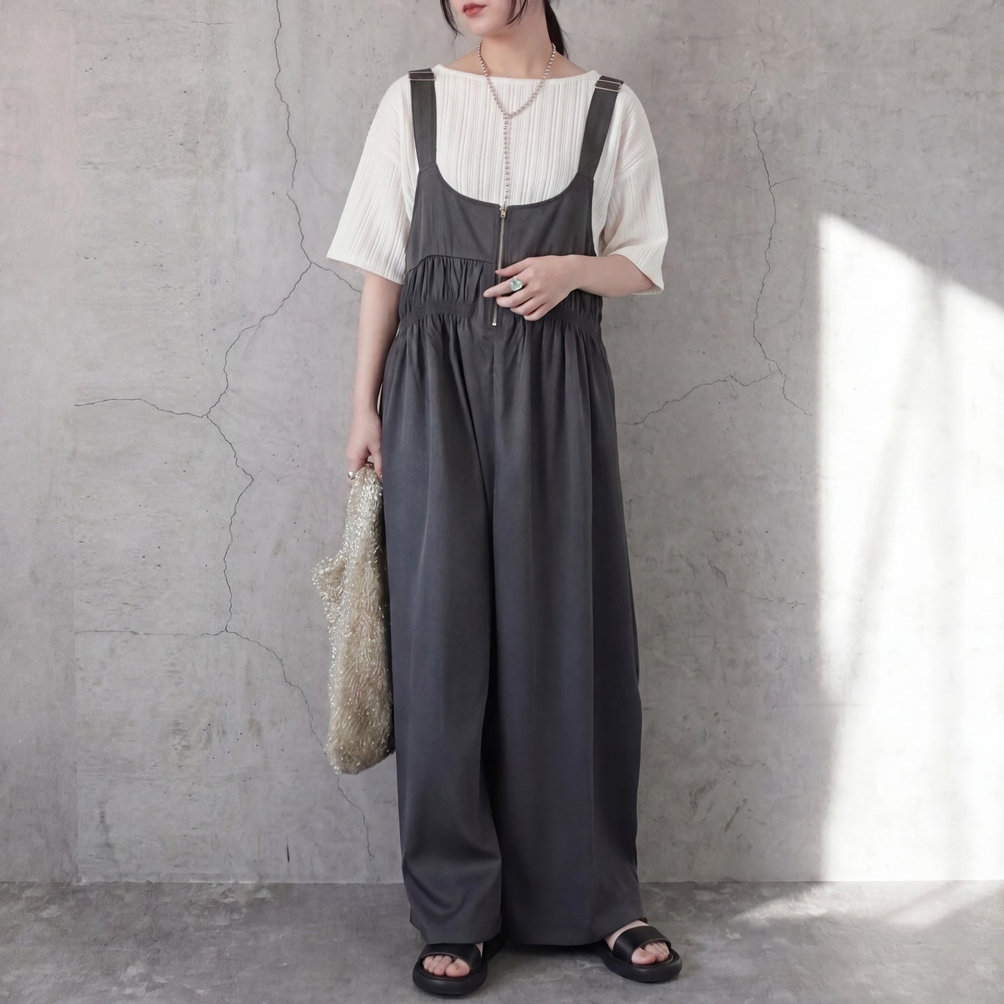シャーリングサロペットパンツ
