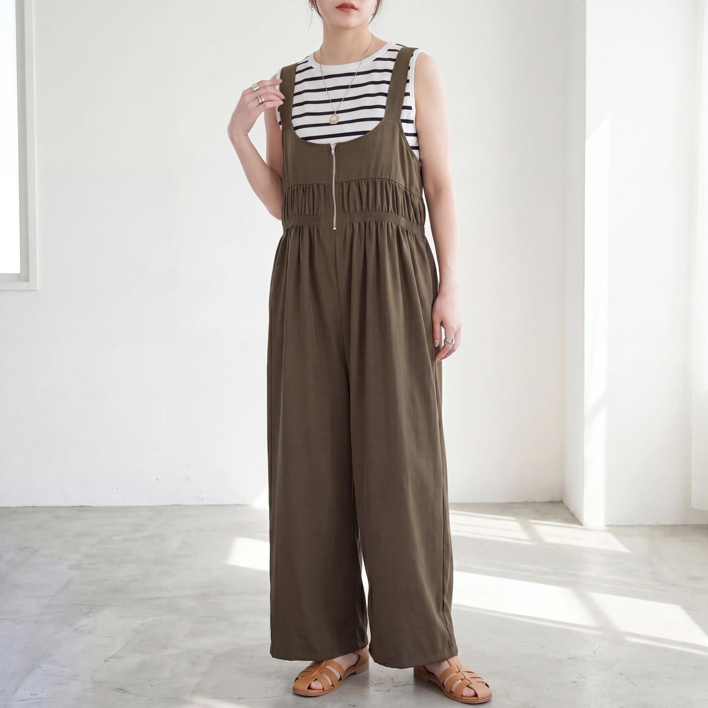 シャーリングサロペットパンツ