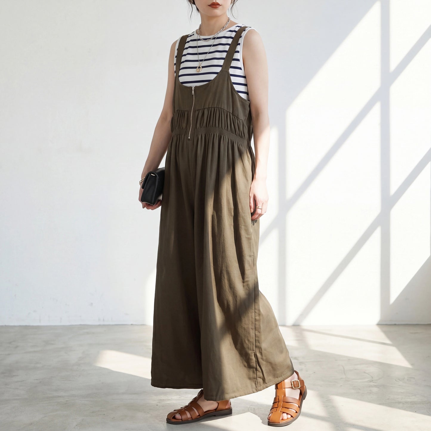 シャーリングサロペットパンツ