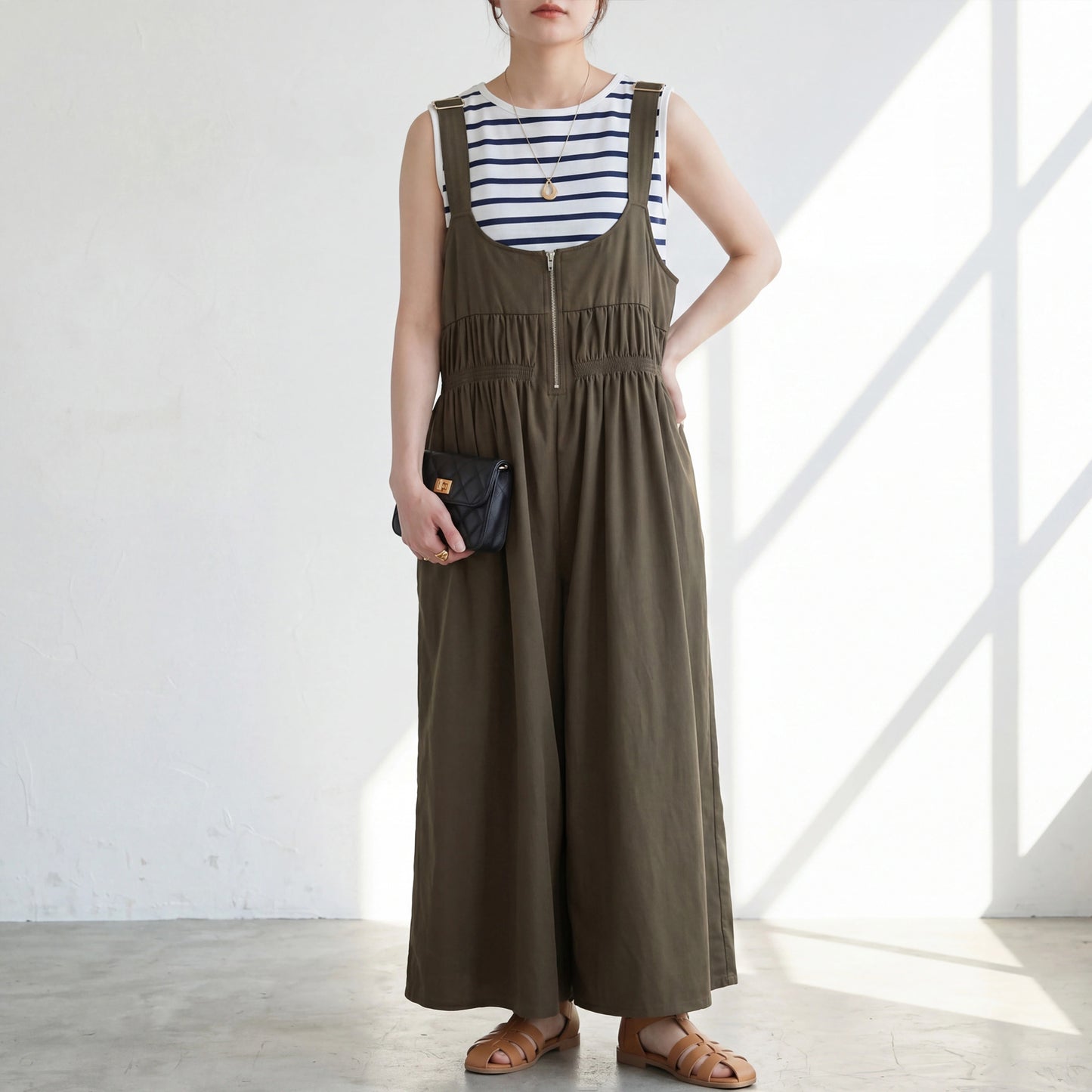 シャーリングサロペットパンツ