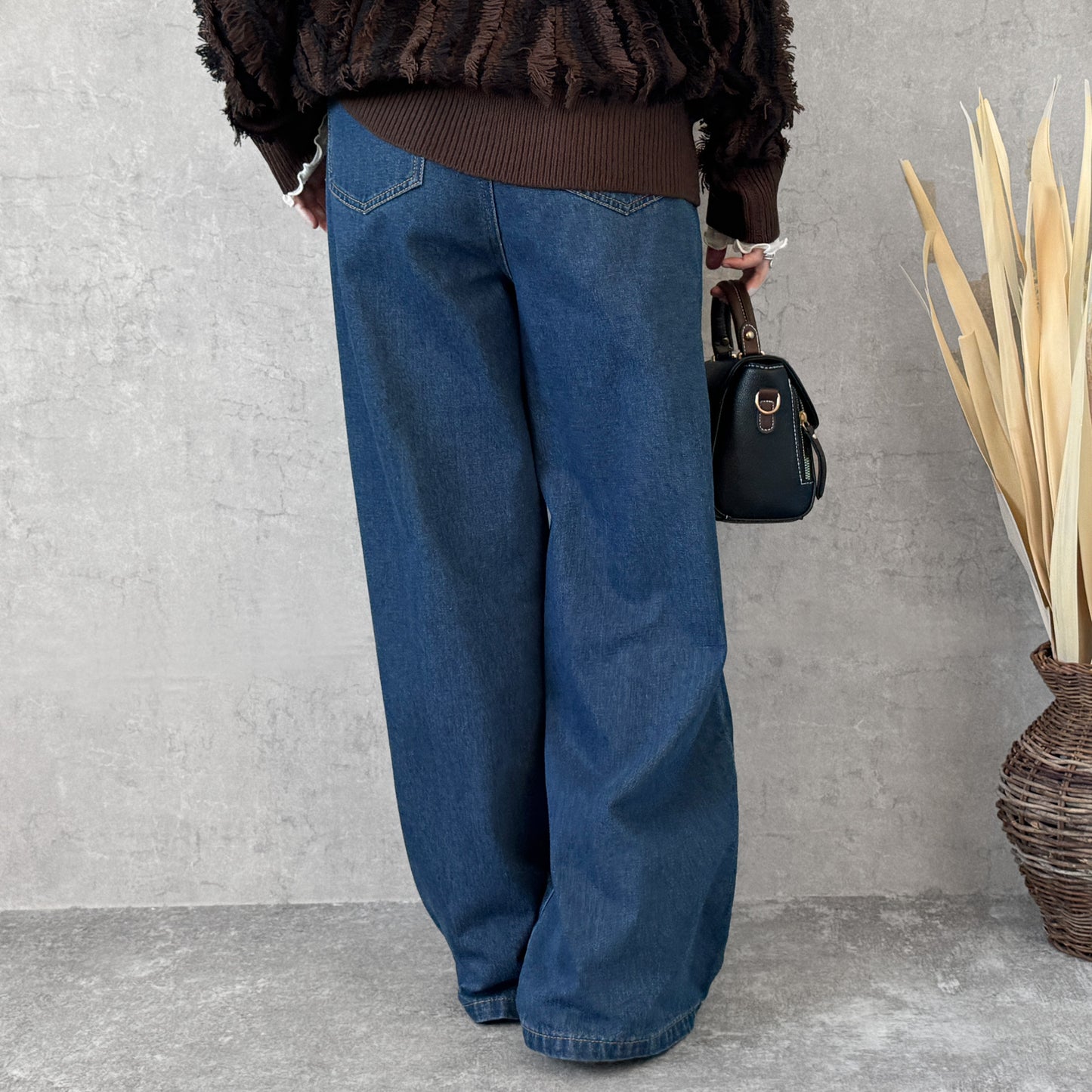 ハイウエストデニムタックワイドパンツ