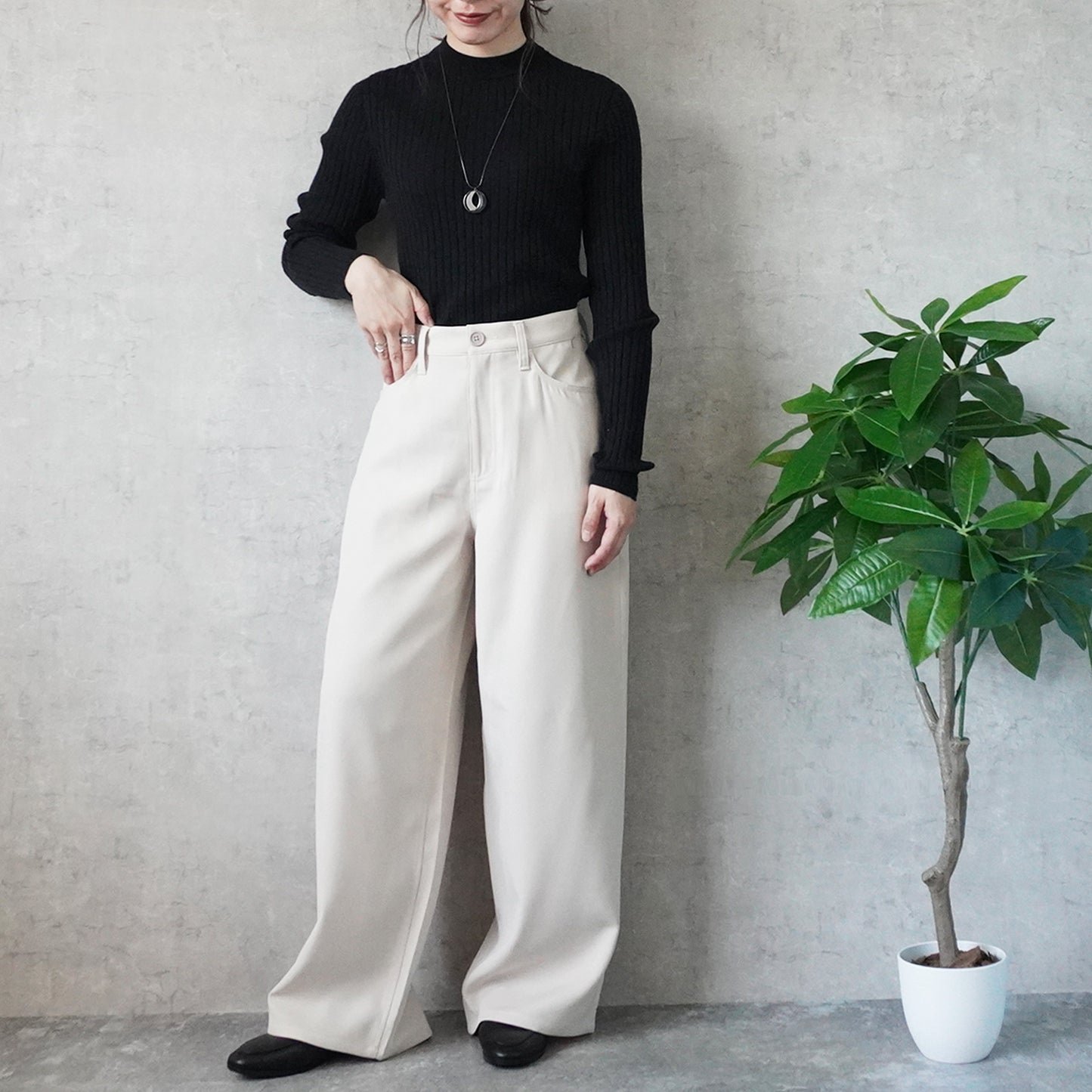ふんわりなめらか裏微起毛ワイドパンツ