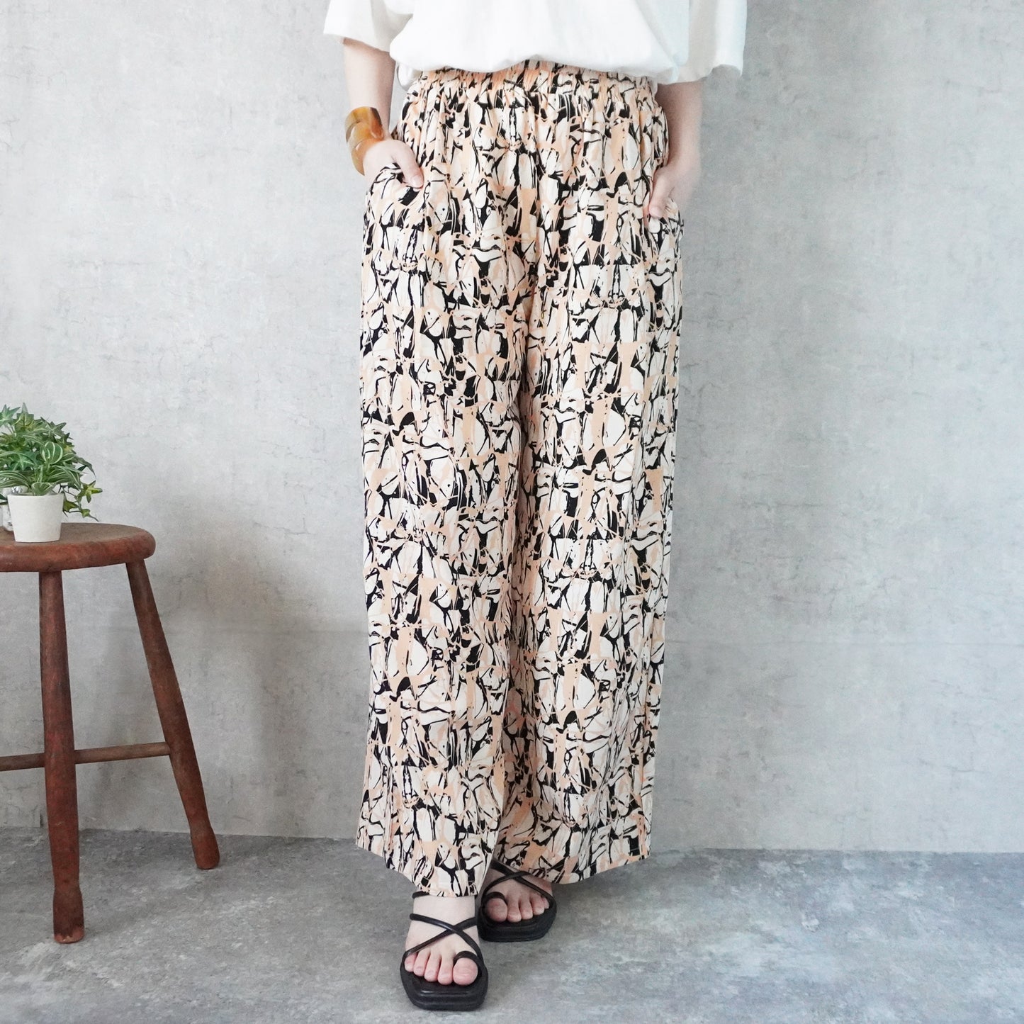 ペイント柄イージーパンツ