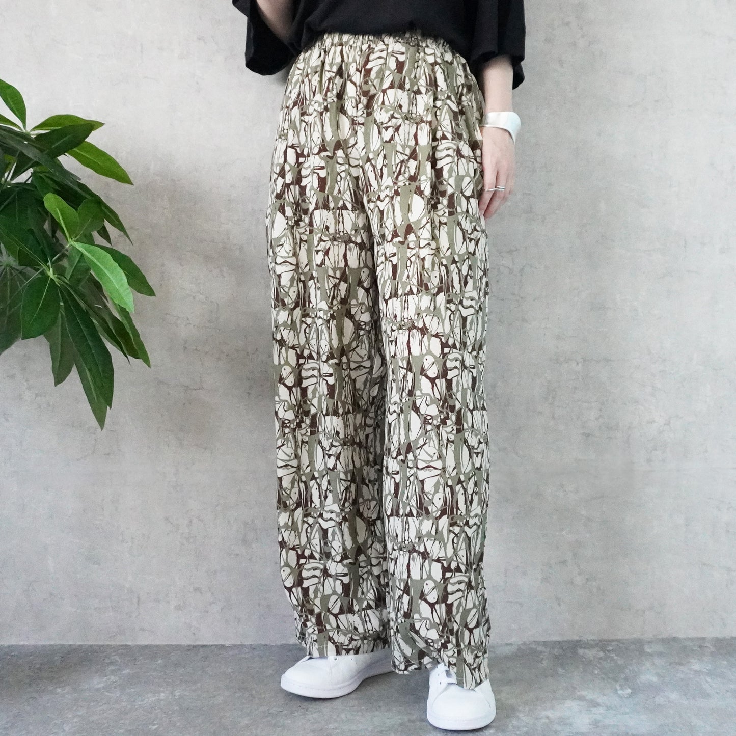 ペイント柄イージーパンツ