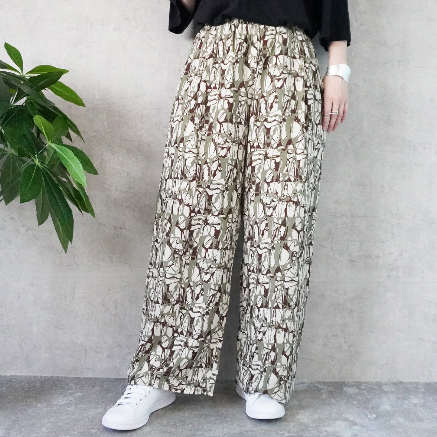 ペイント柄イージーパンツ