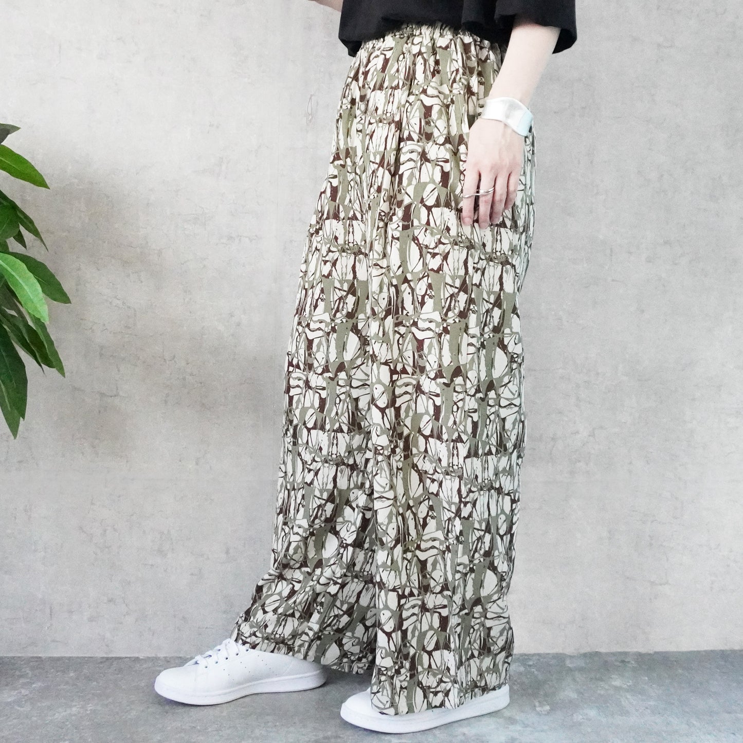 ペイント柄イージーパンツ