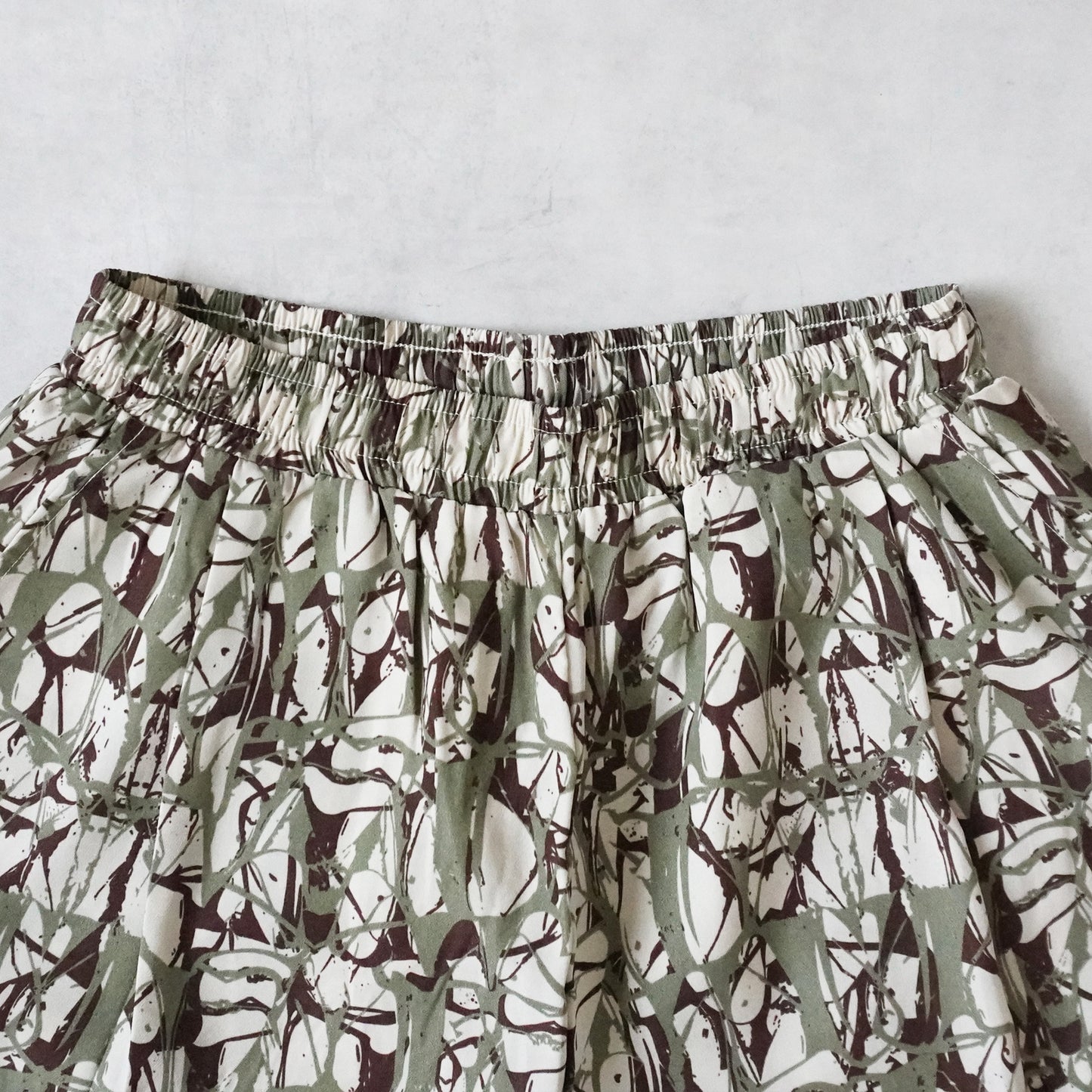 ペイント柄イージーパンツ