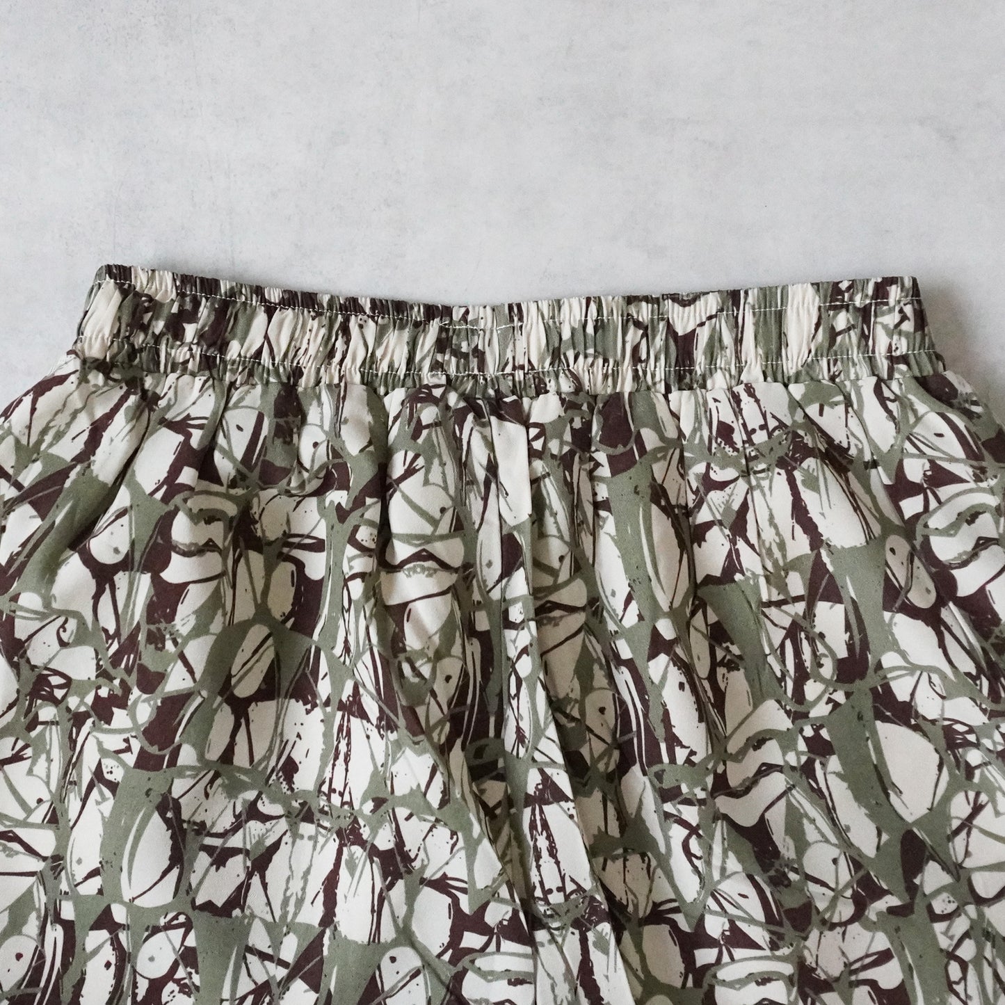 ペイント柄イージーパンツ