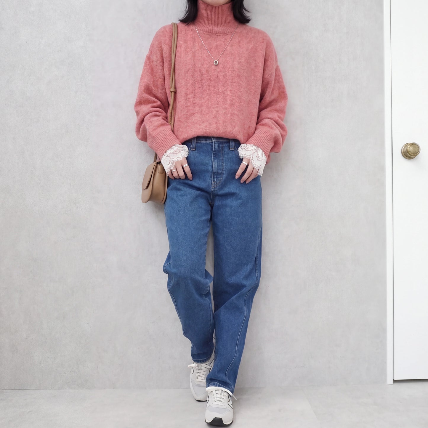 細見えテーパードデニムパンツ