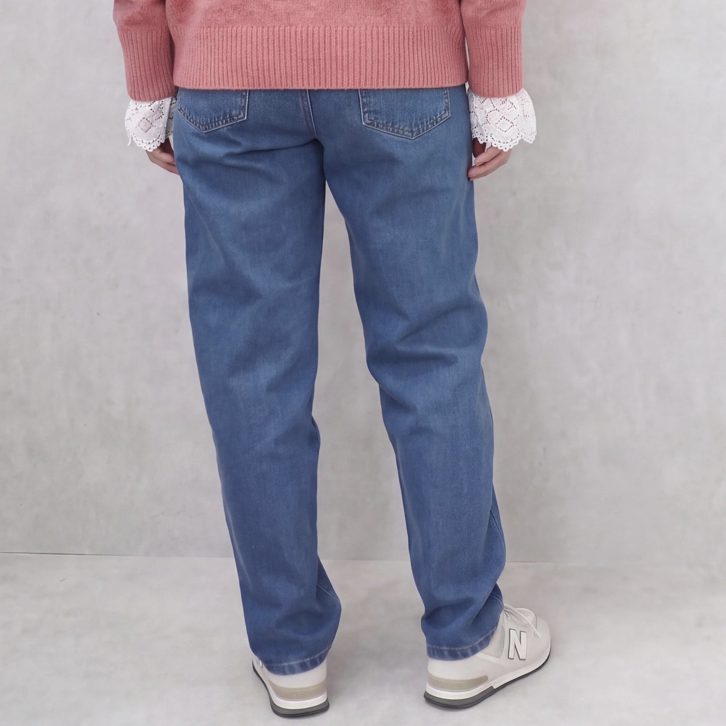 細見えテーパードデニムパンツ