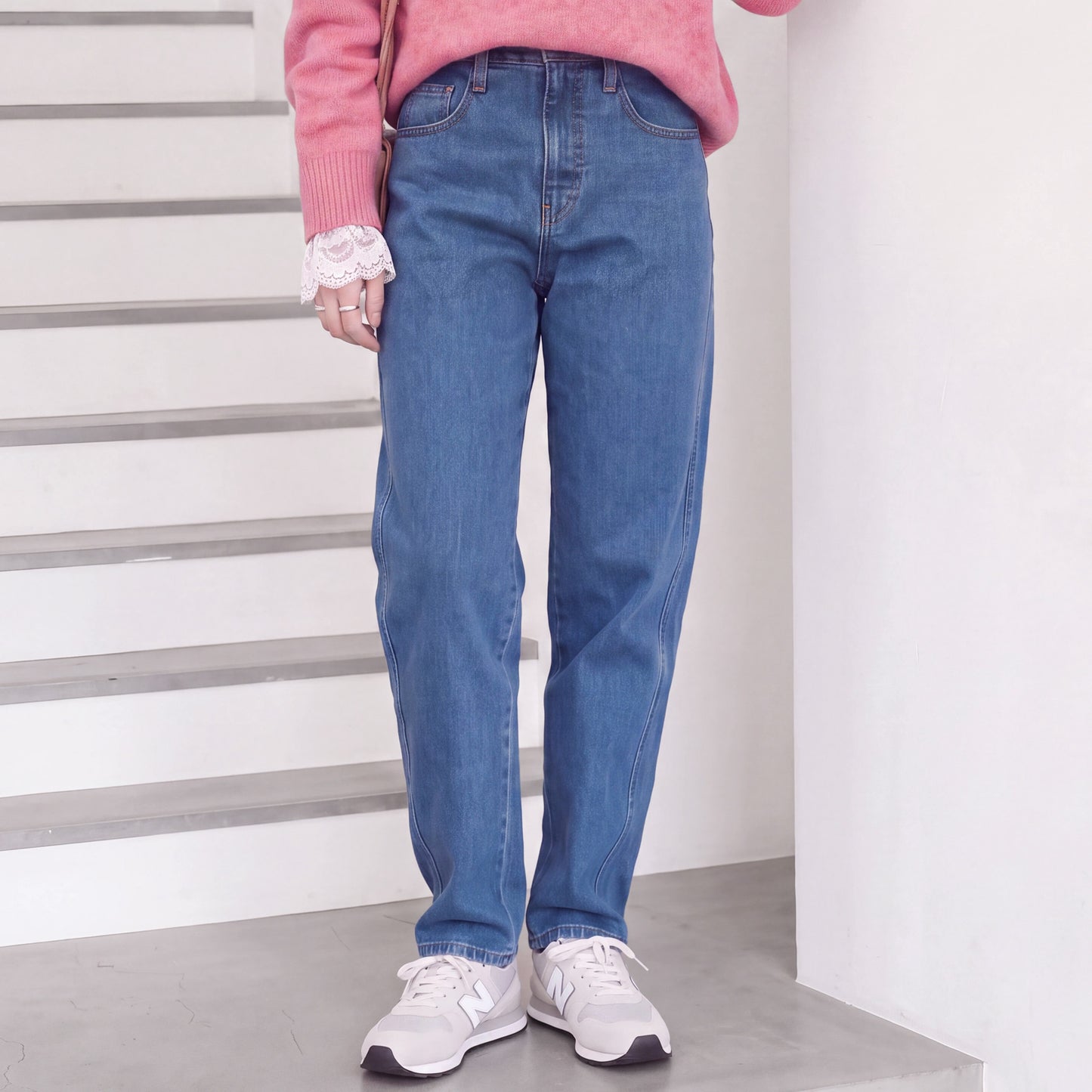 細見えテーパードデニムパンツ