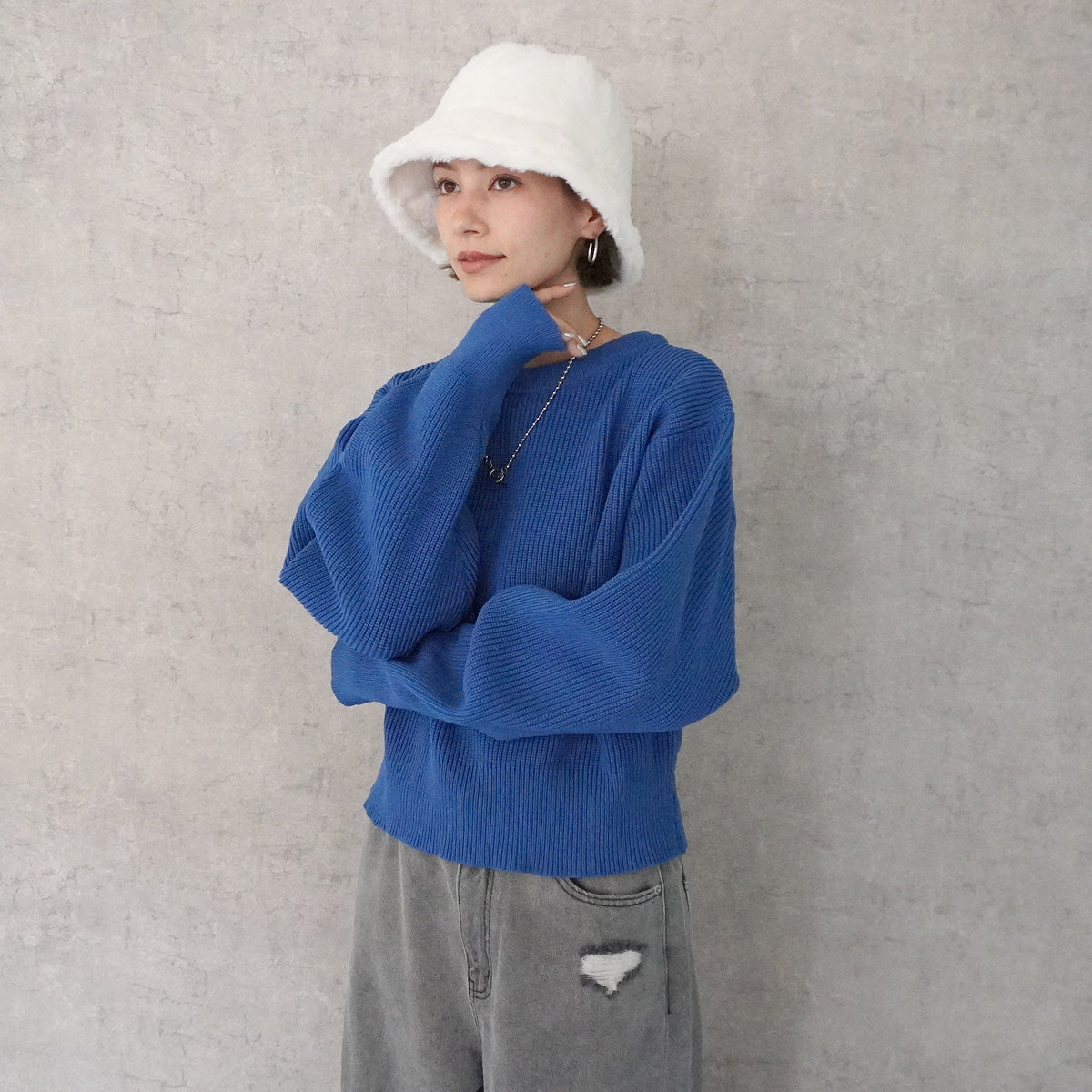 ＜518＞手編み★UTカバー★2本・スカイブルー×ライトグレー×生成り K2685 ホールケーブルルーズプルオーバー(M ヴィンテージホワイト