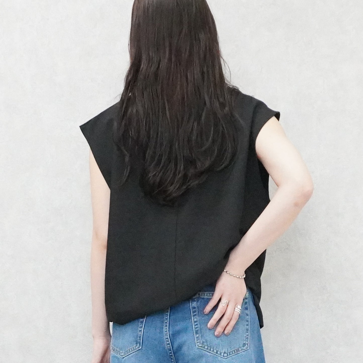 Vネックツイルベスト