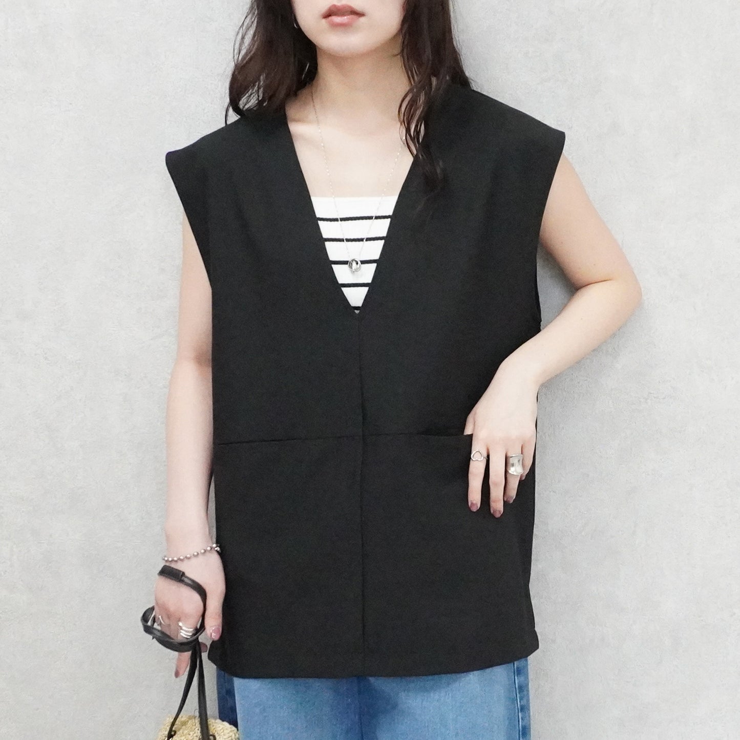 Vネックツイルベスト