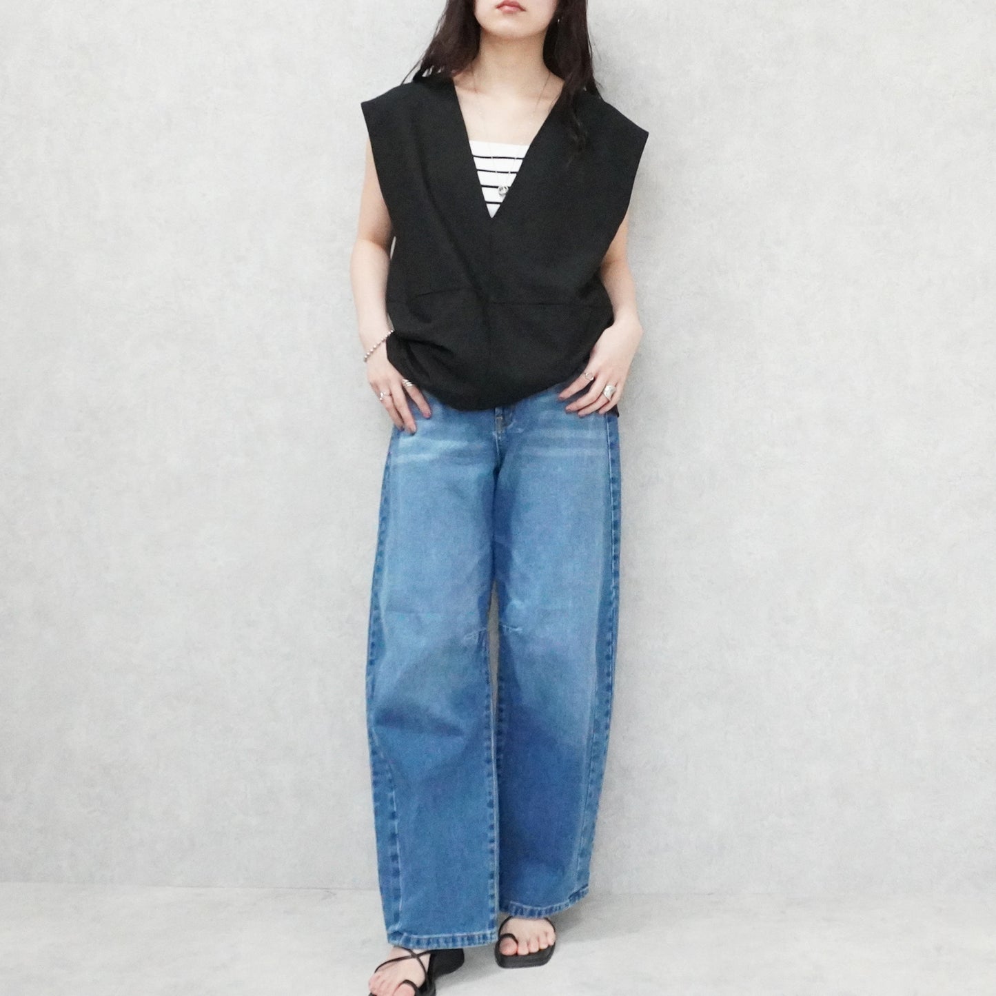 Vネックツイルベスト