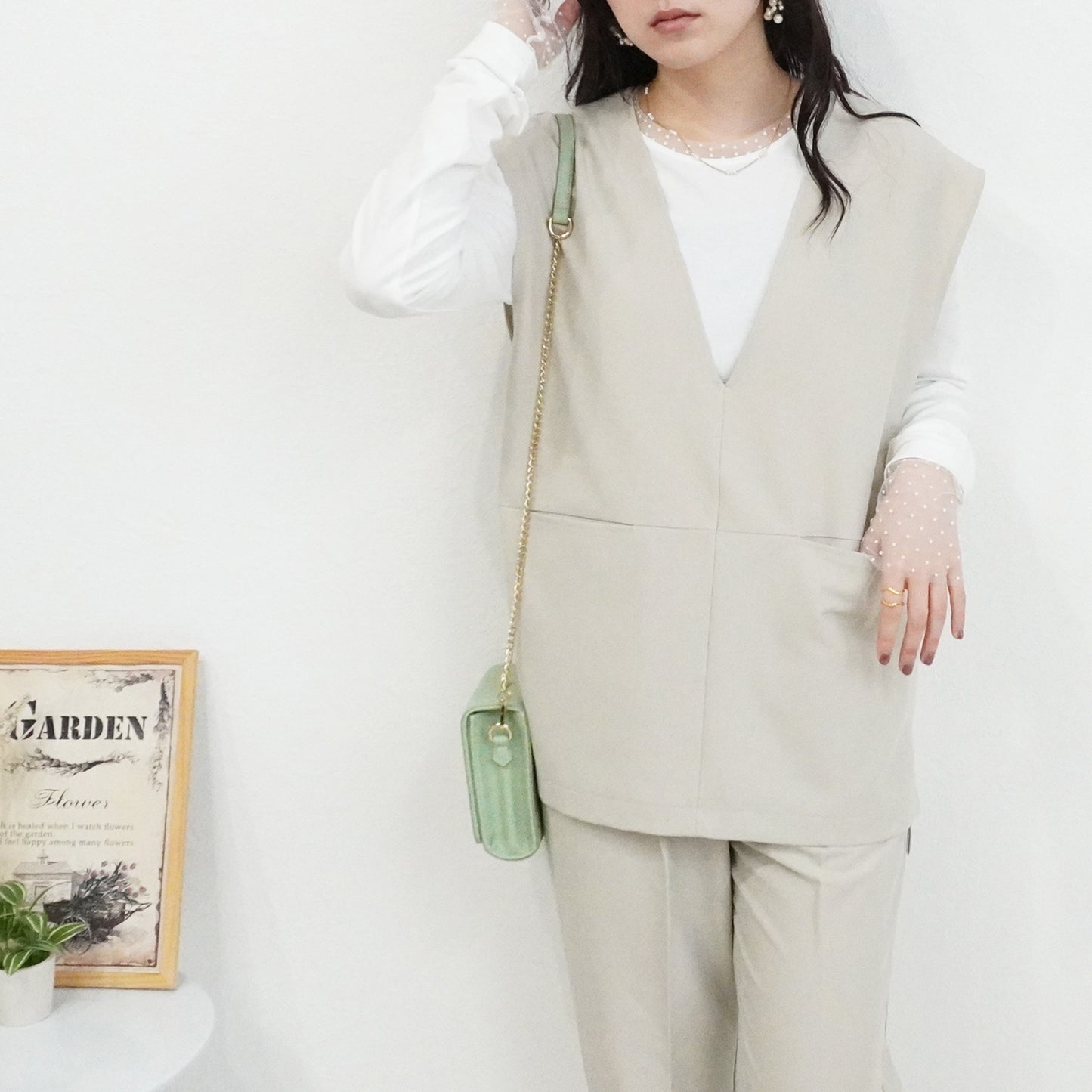 Vネックツイルベスト