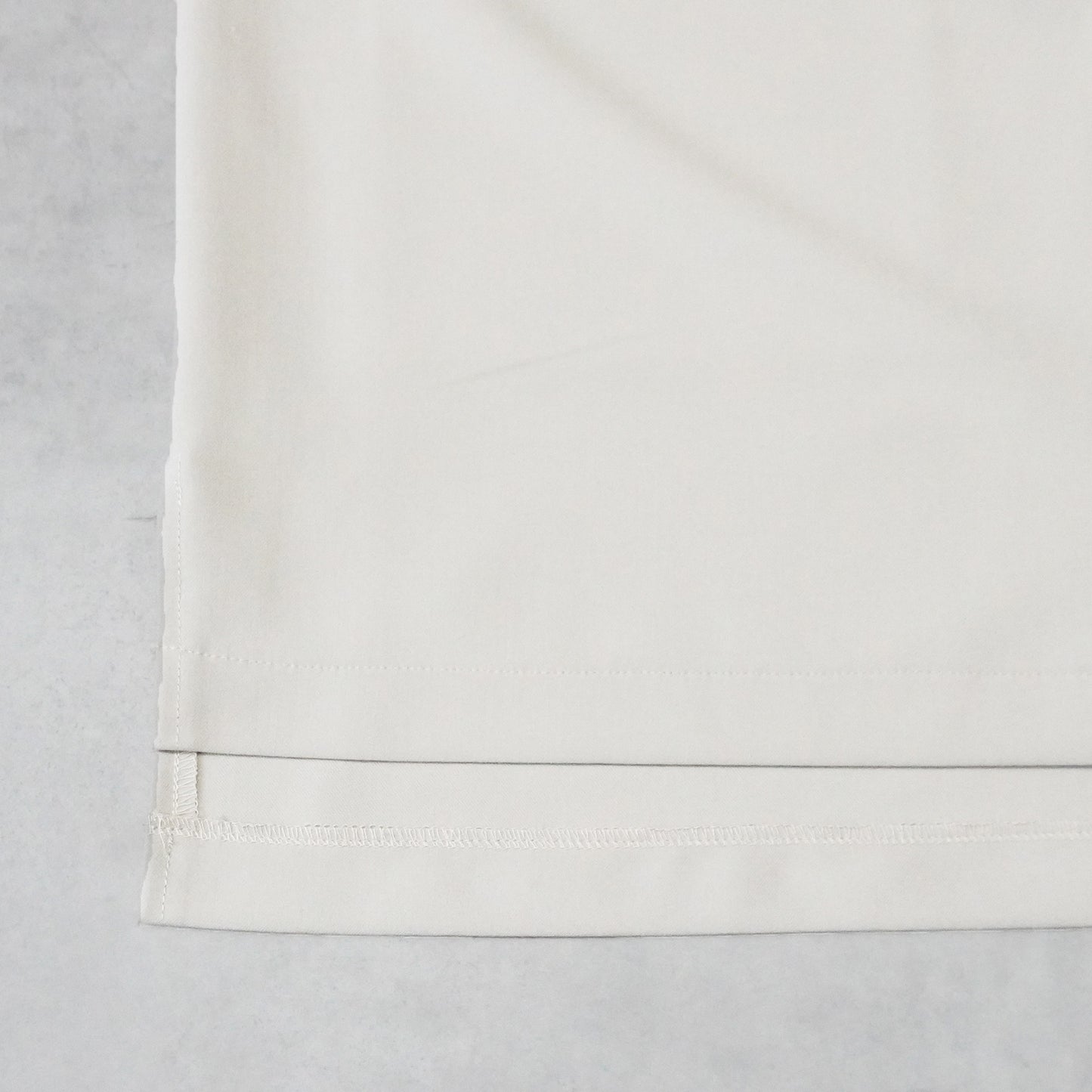 Vネックツイルベスト