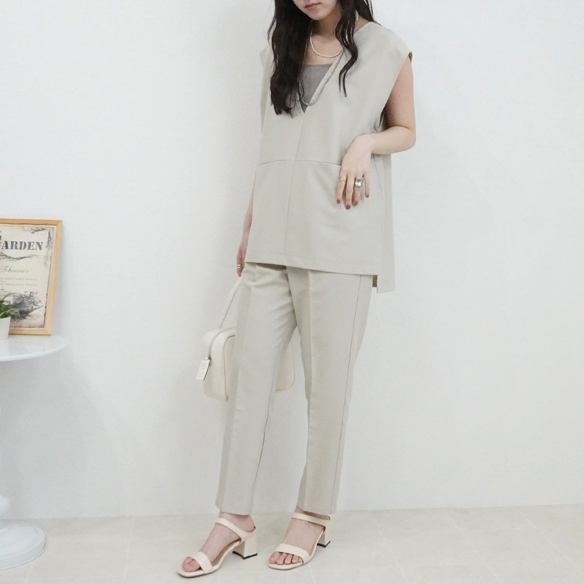 スラックステーパードパンツ